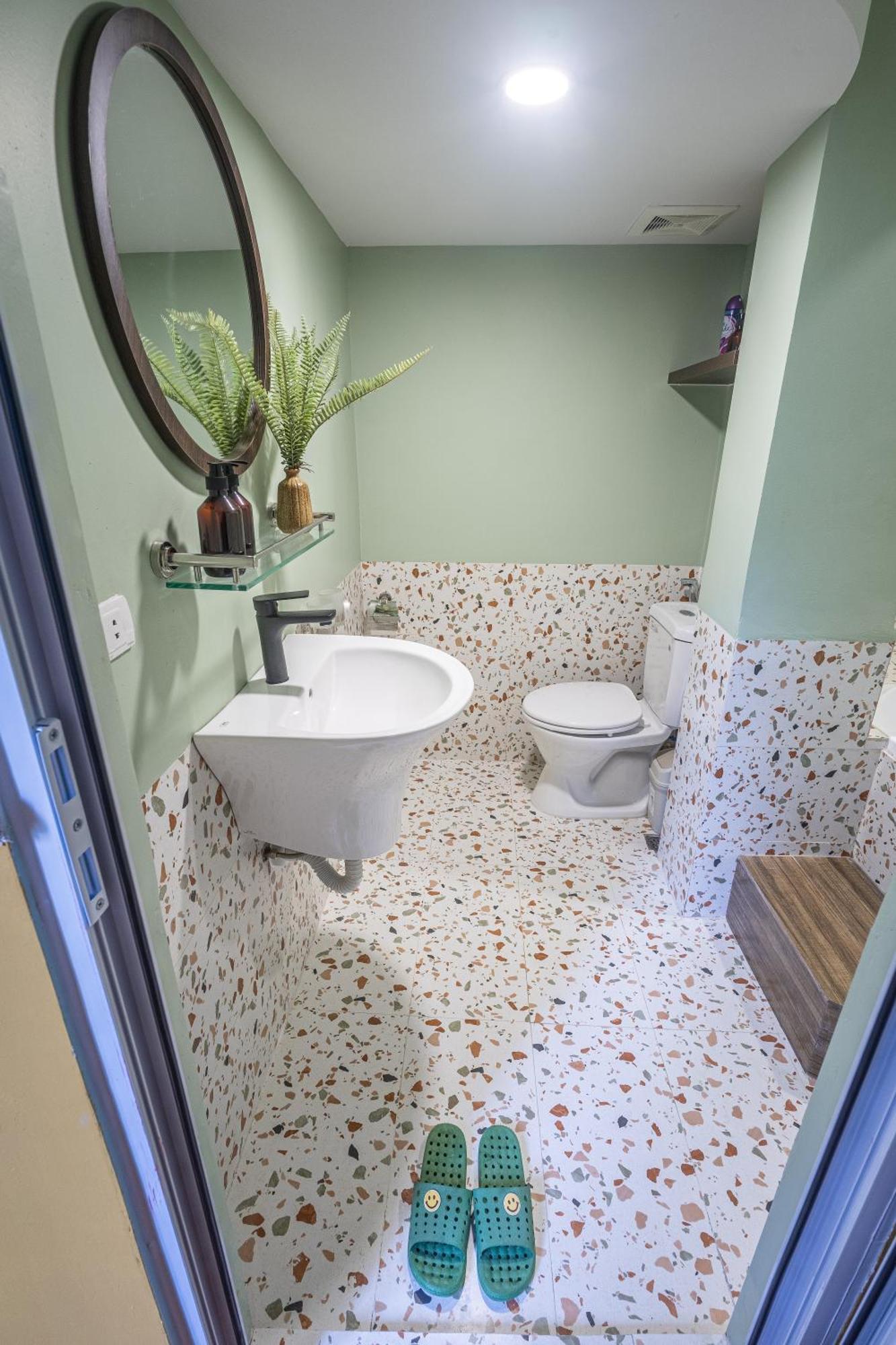 Hoan Kiem 2br W/bathtub Apartment