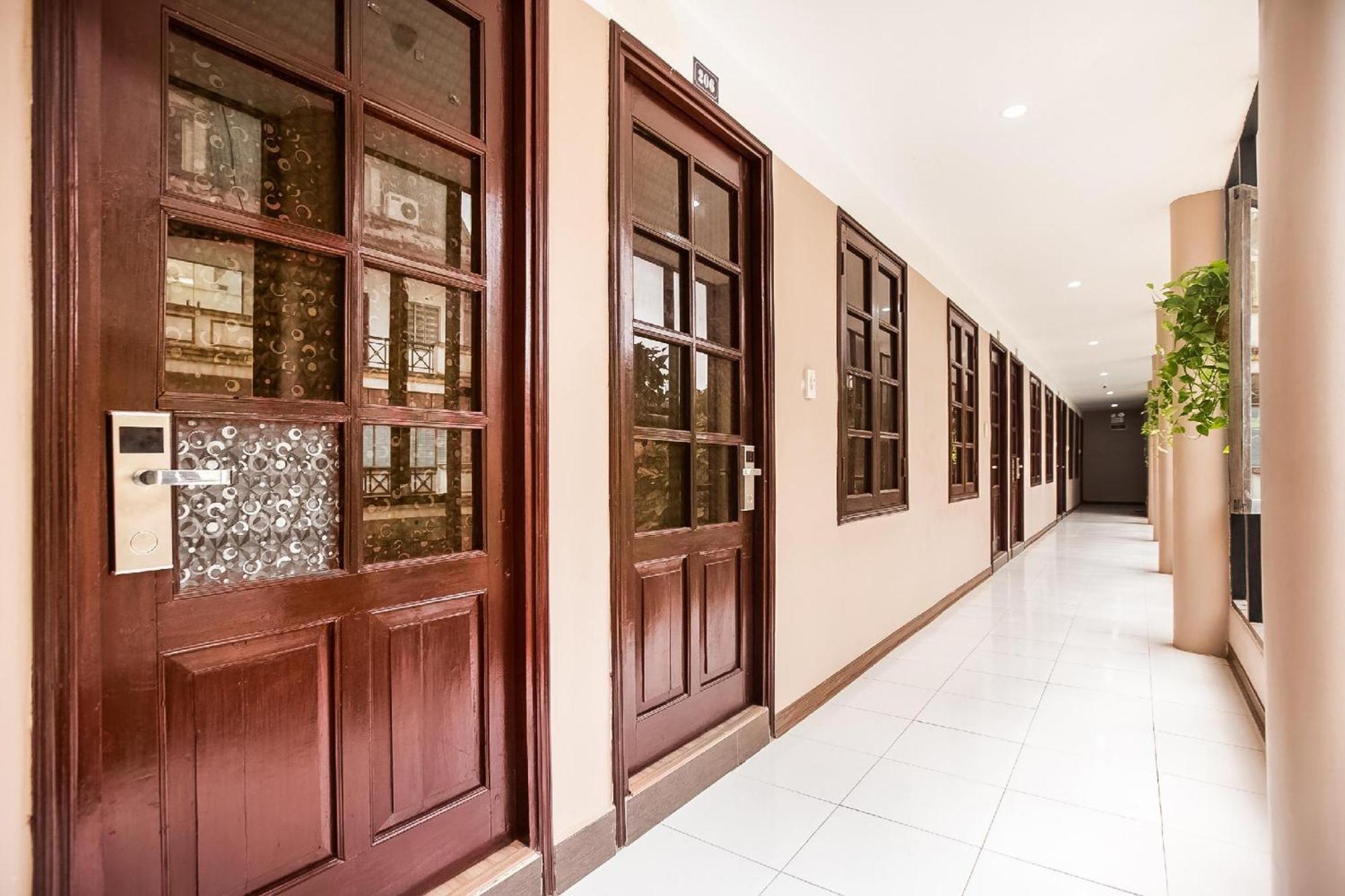 Khách sạn Giao Thông 2*