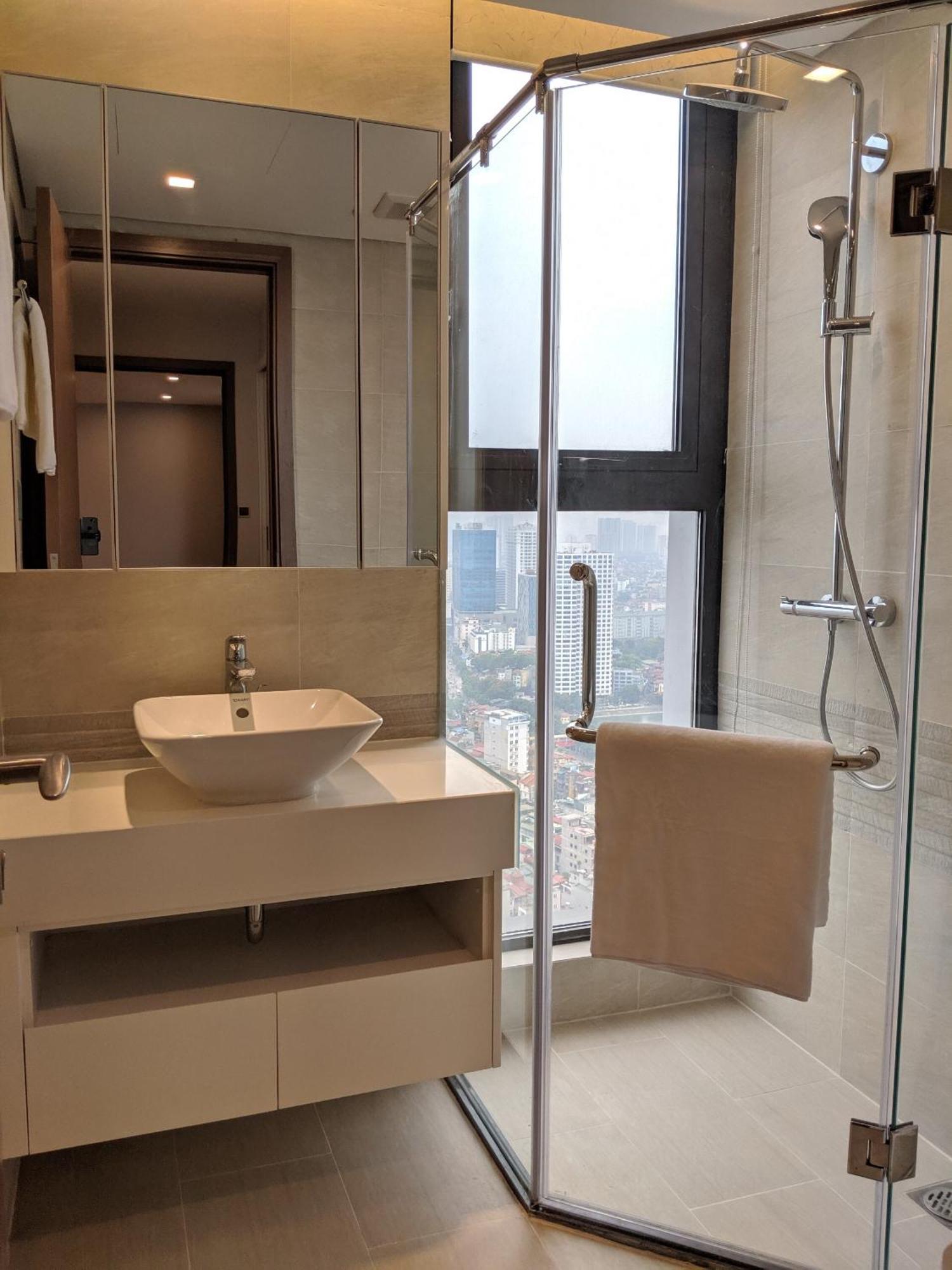 Vinhomes Metropolis Luxury 3br Near Lotte Apartment *