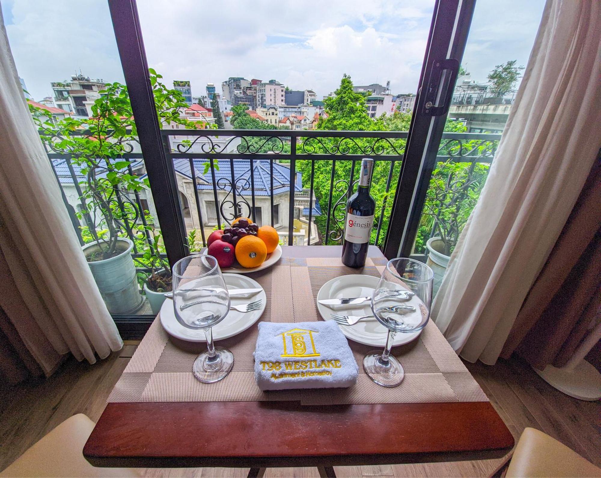 Apartamento T98 Westlake Quang An - Tay Ho Center Garden View Studio!