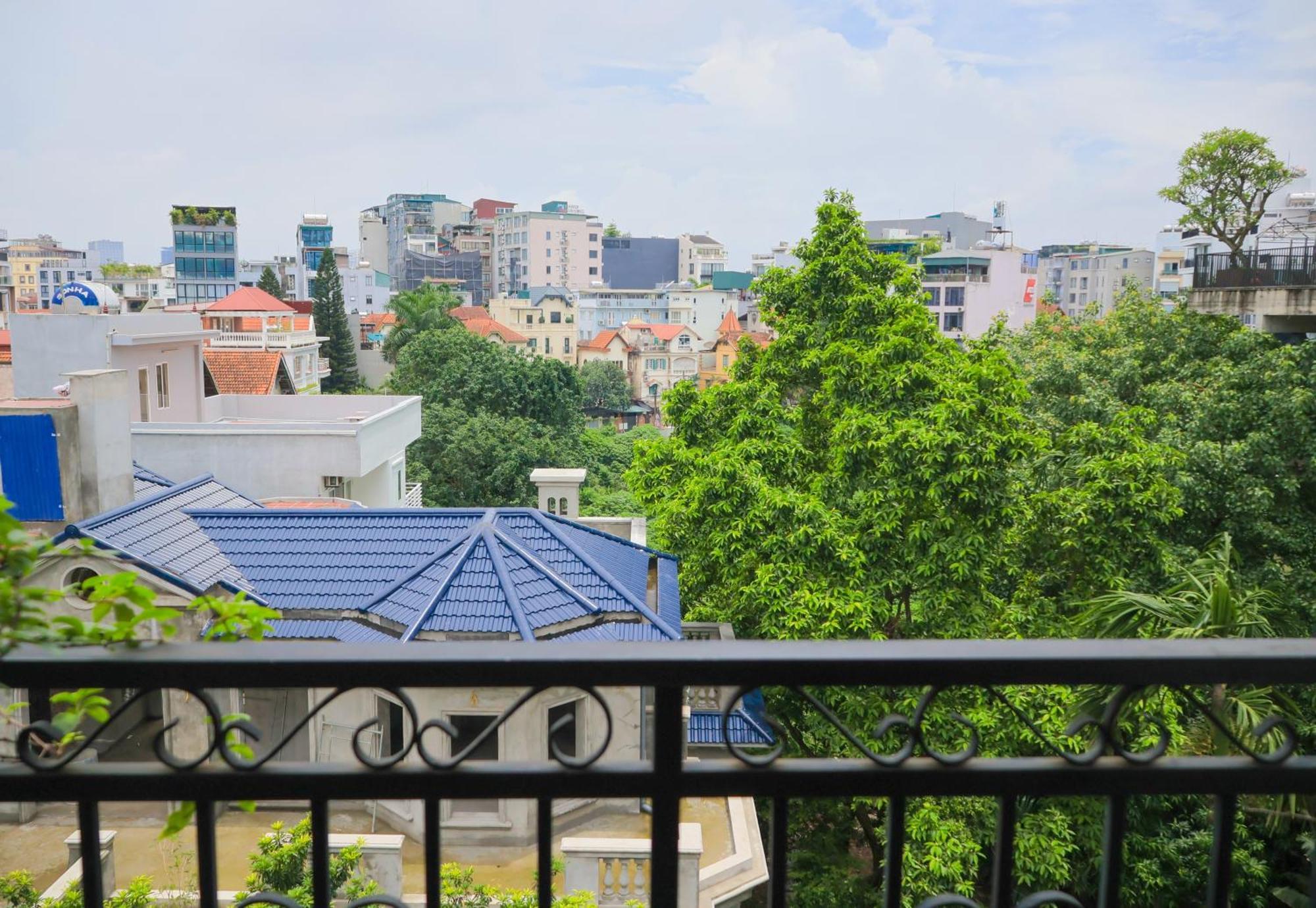 Apartamento T98 Westlake Quang An - Tay Ho Center Garden View Studio! *