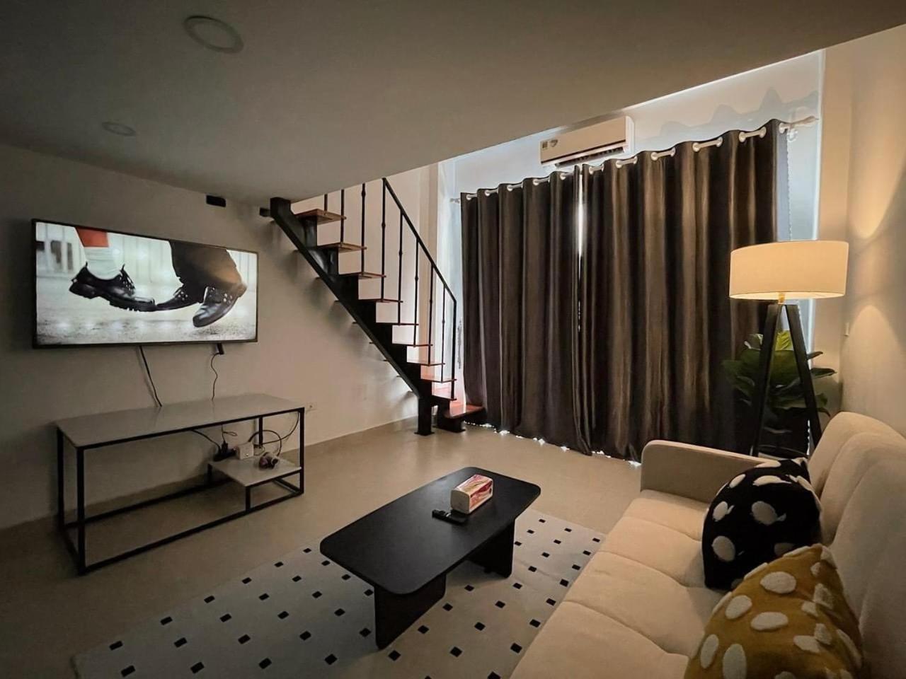 Thechanhsa Duplex Near Train Station Apartamento *