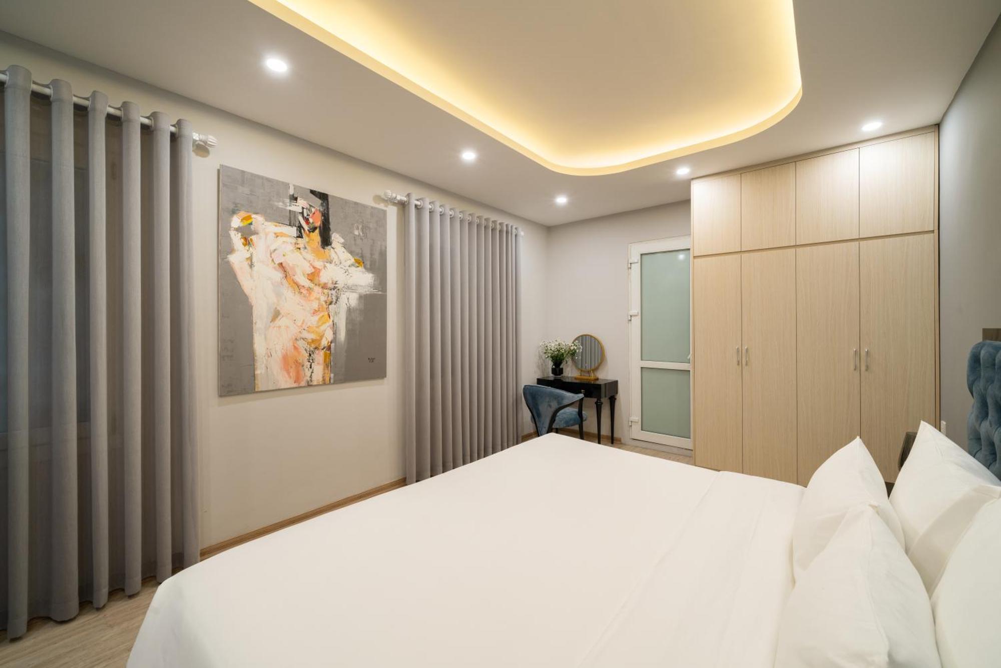S Apartment
