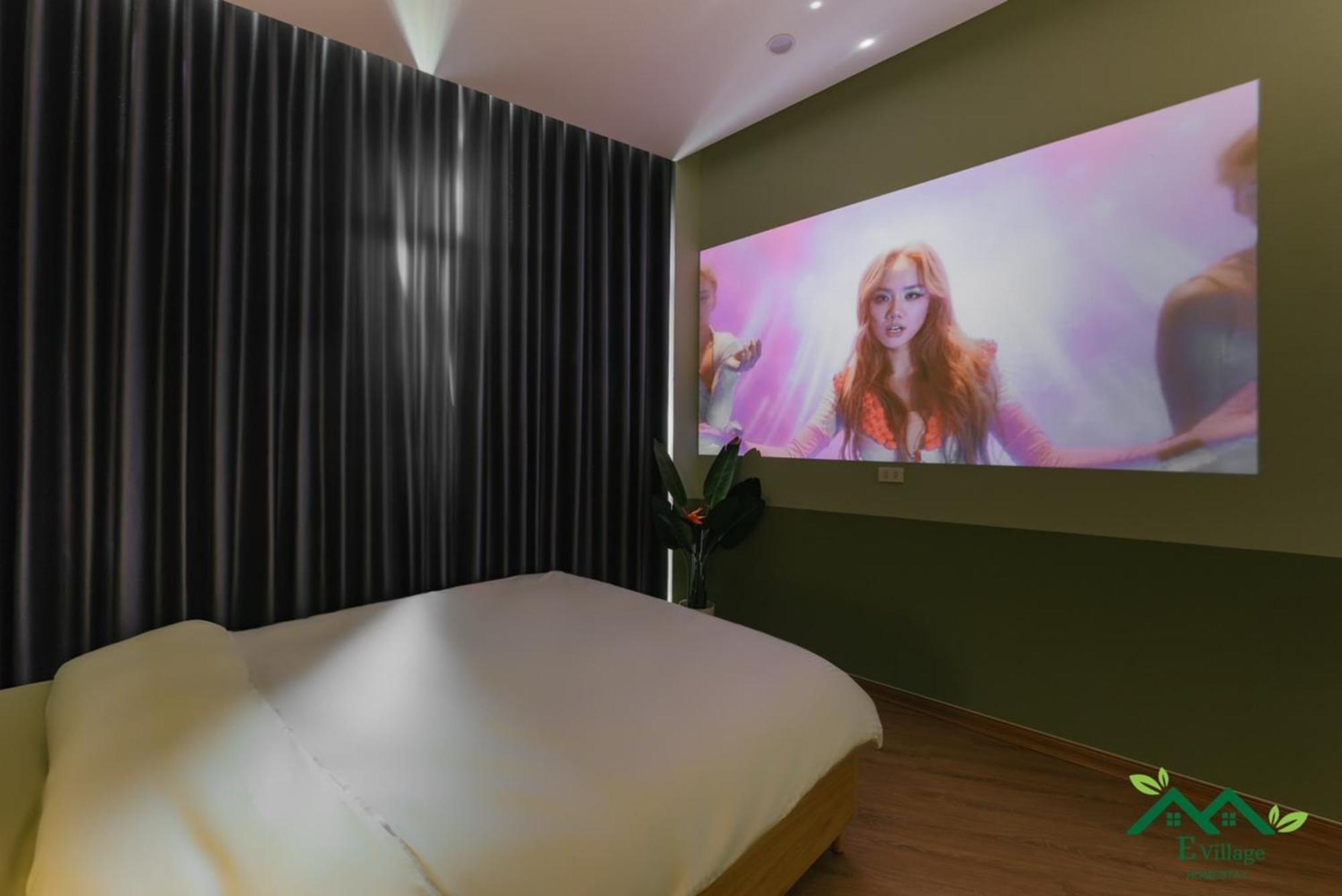 E Village Hotel 3*