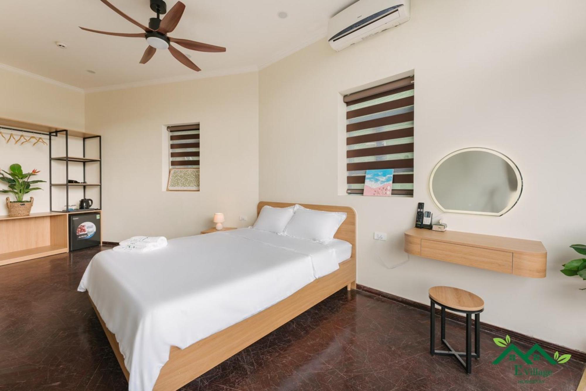 E Village Hotel 3*