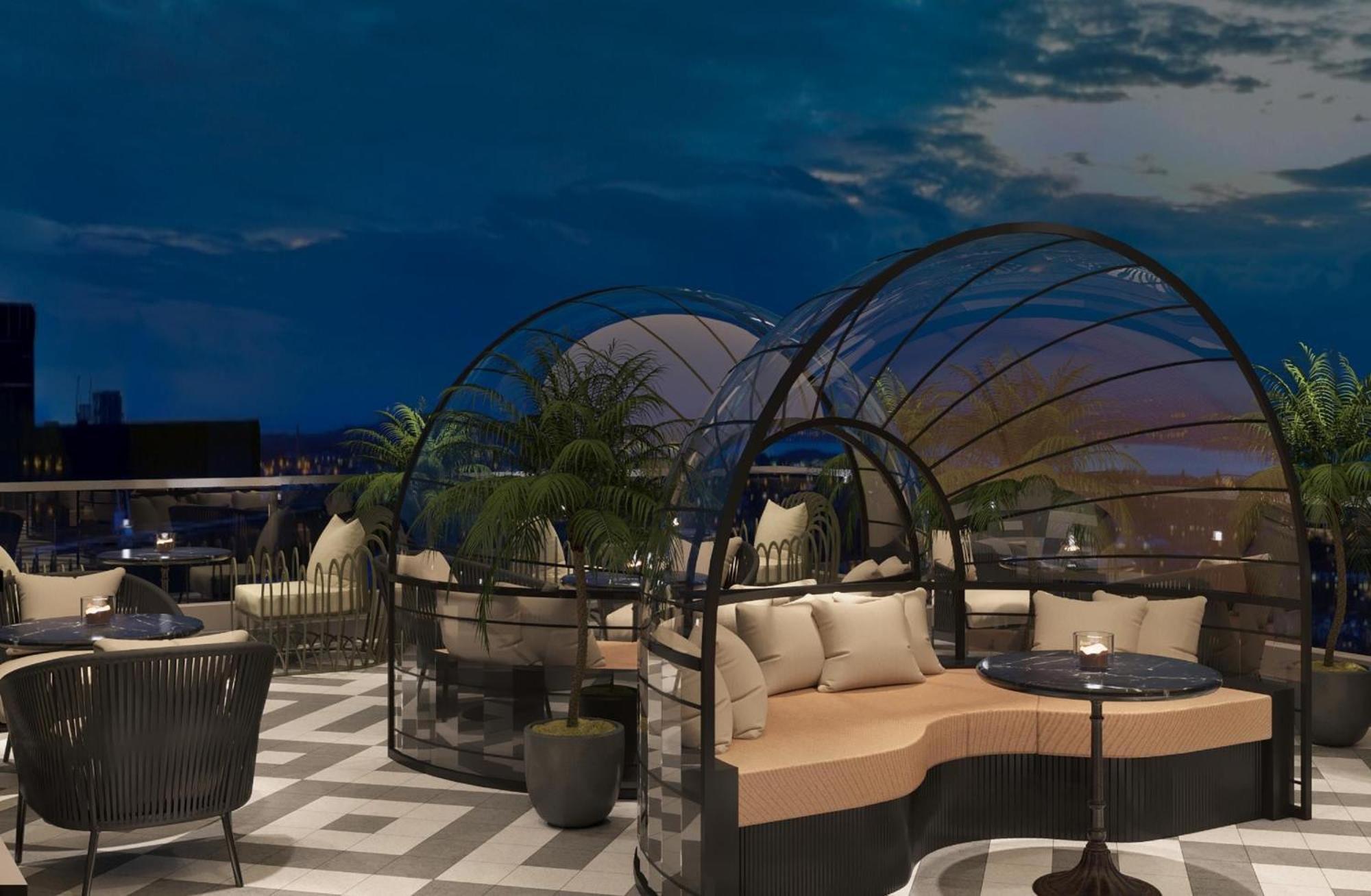 Le Premier & Rooftop Bar 4*
