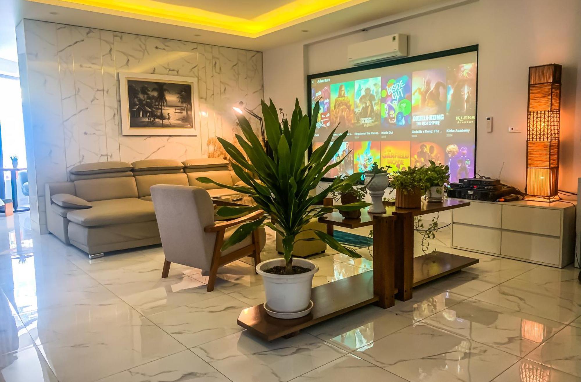Line Long Bien - Serviced - Ngoc Thuy - Hanoi