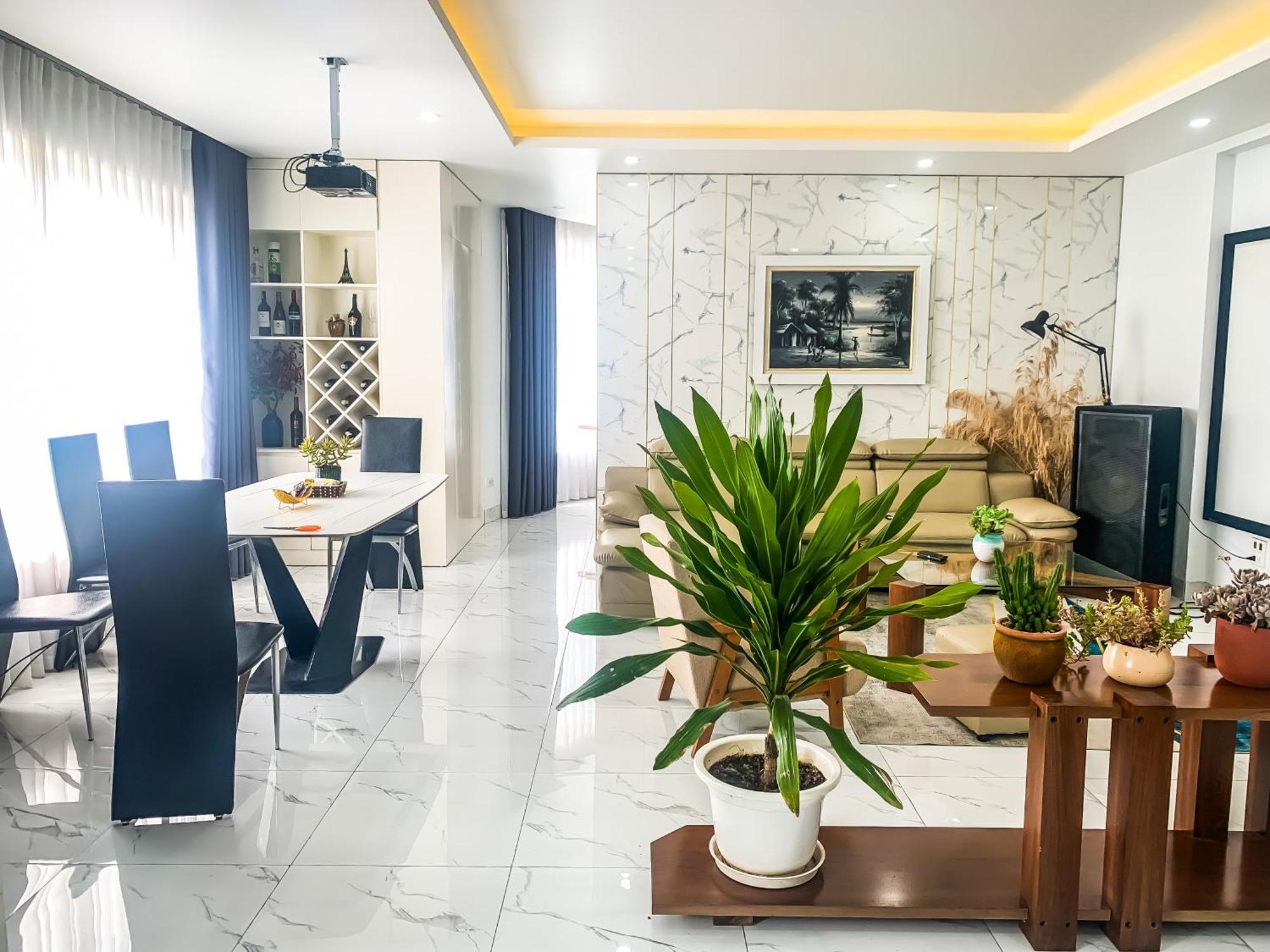 Line Long Bien - Serviced - Ngoc Thuy - Hanoi