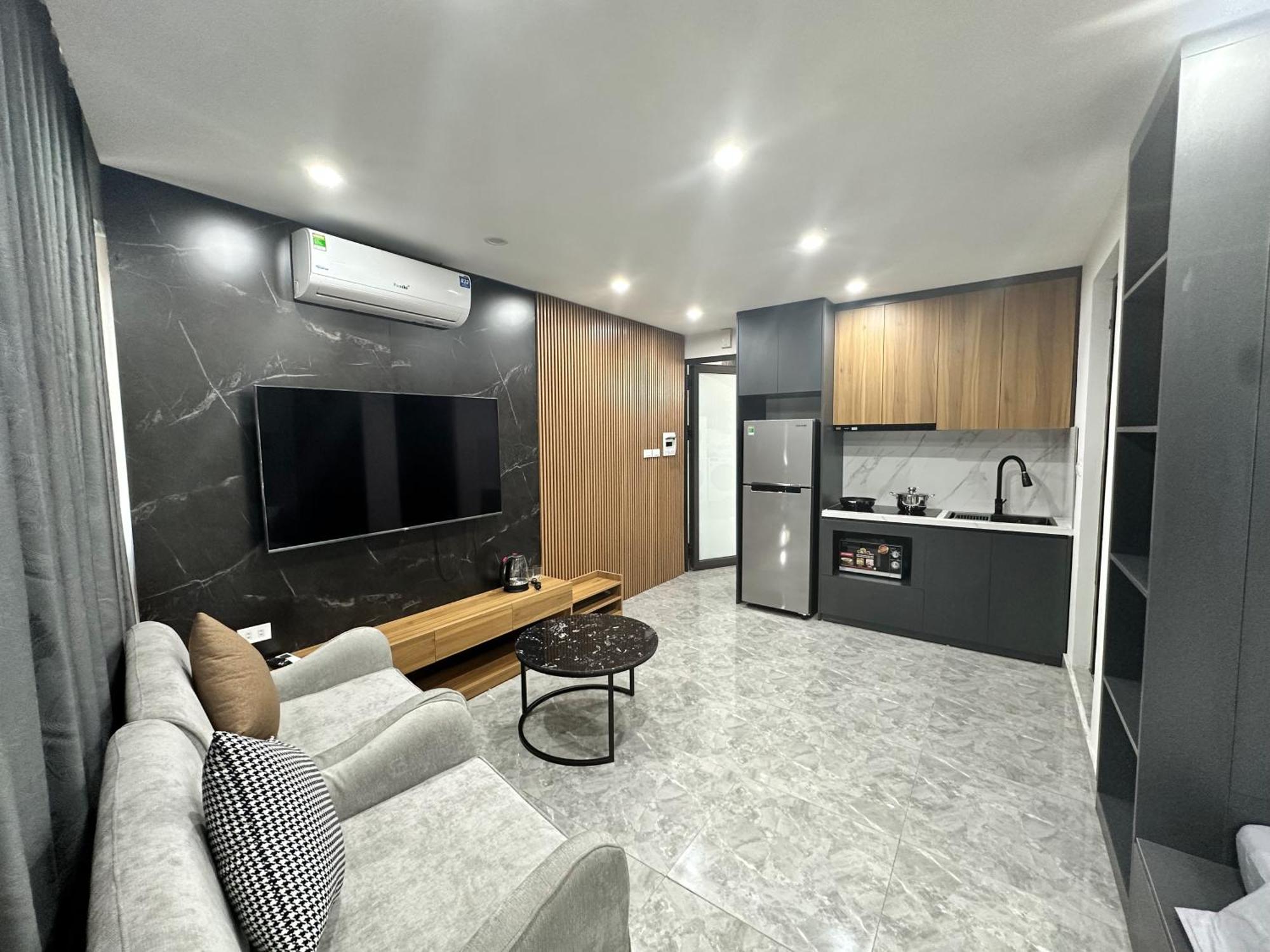 Luxe Paradise Dao Tan Apartment *