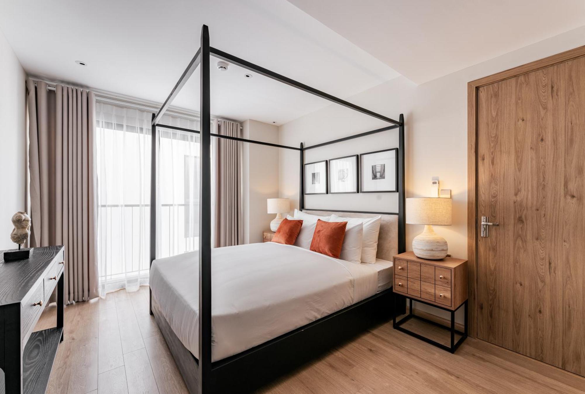 Harry's - The Zenith * Hanoi