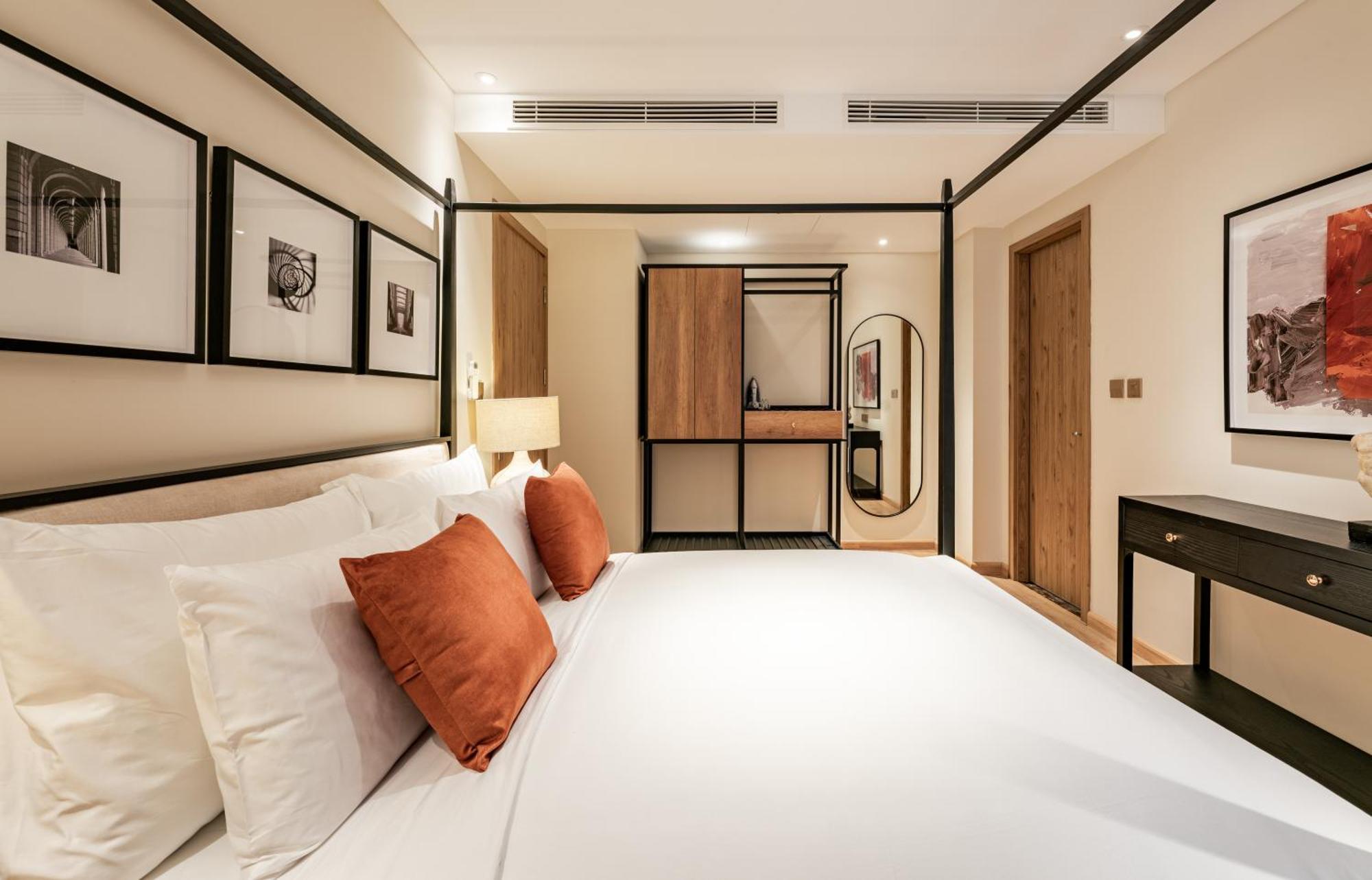 Harry's - The Zenith * Hanoi