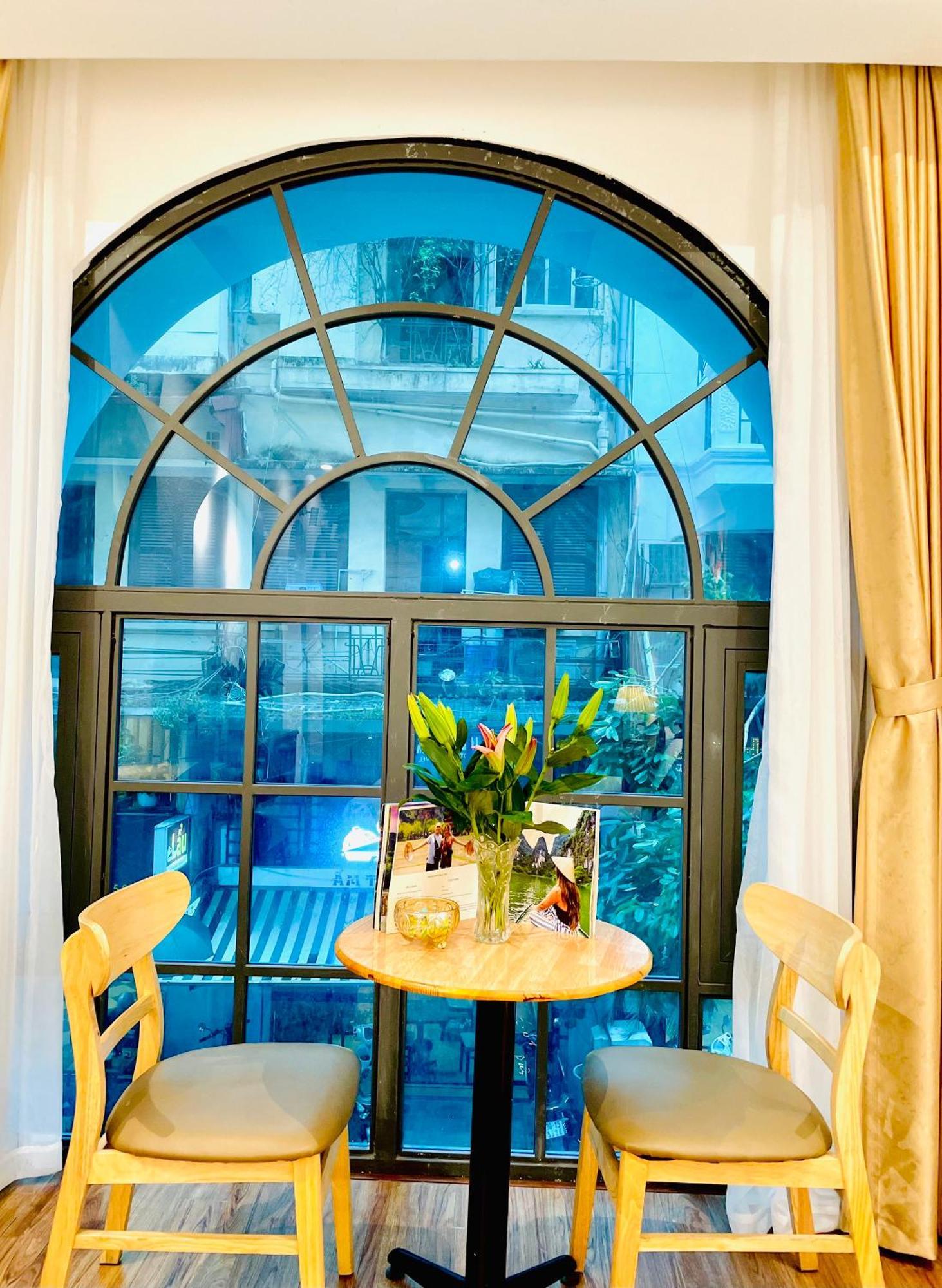 La Mandarina & Travel At 13 Hang Hanh Street * Hanoi