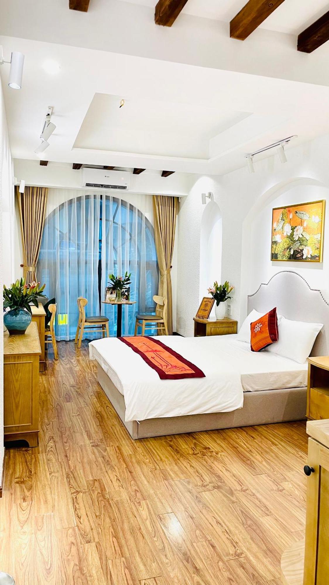 La Mandarina & Travel At 13 Hang Hanh Street Aparthotel