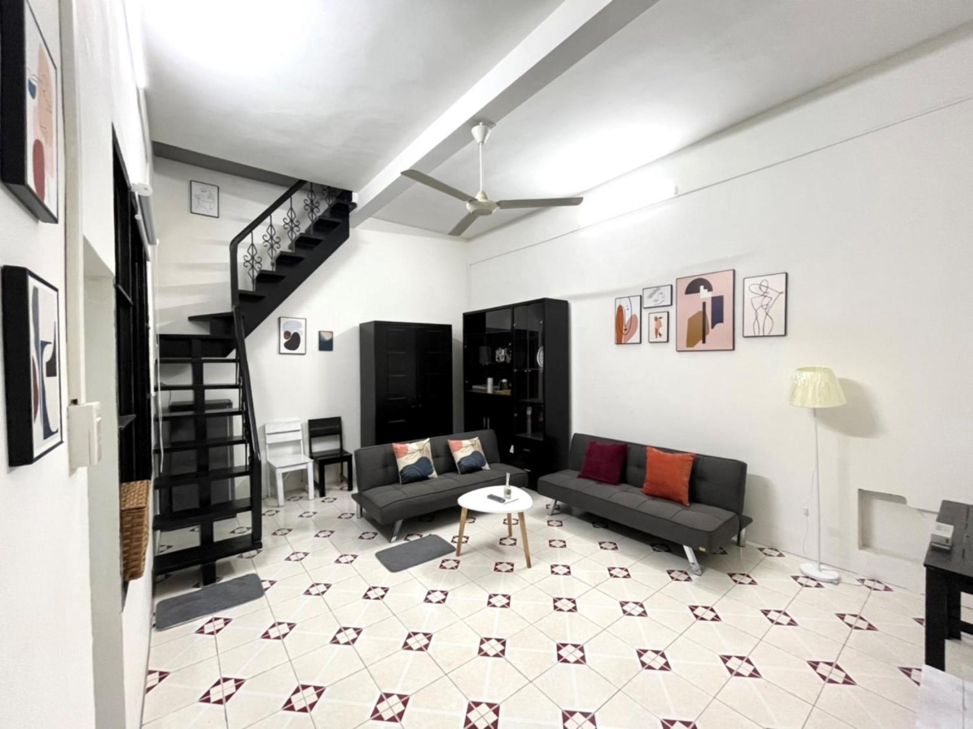 Old Quarter Danny'S Spacious 2-Floor Apartment, Next To Train Cafe Street Hanoi