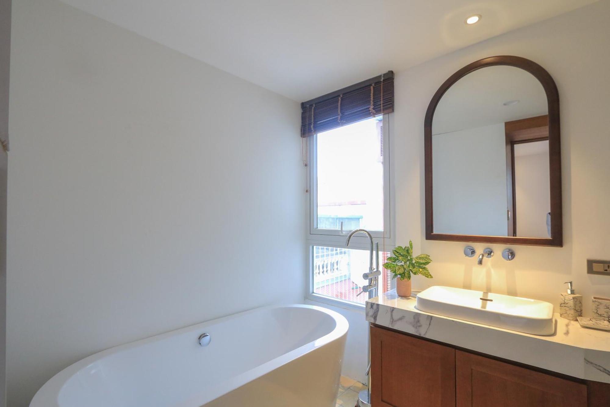 Seasons House 03 Bedroom For Rent In Westlake * Hanoi
