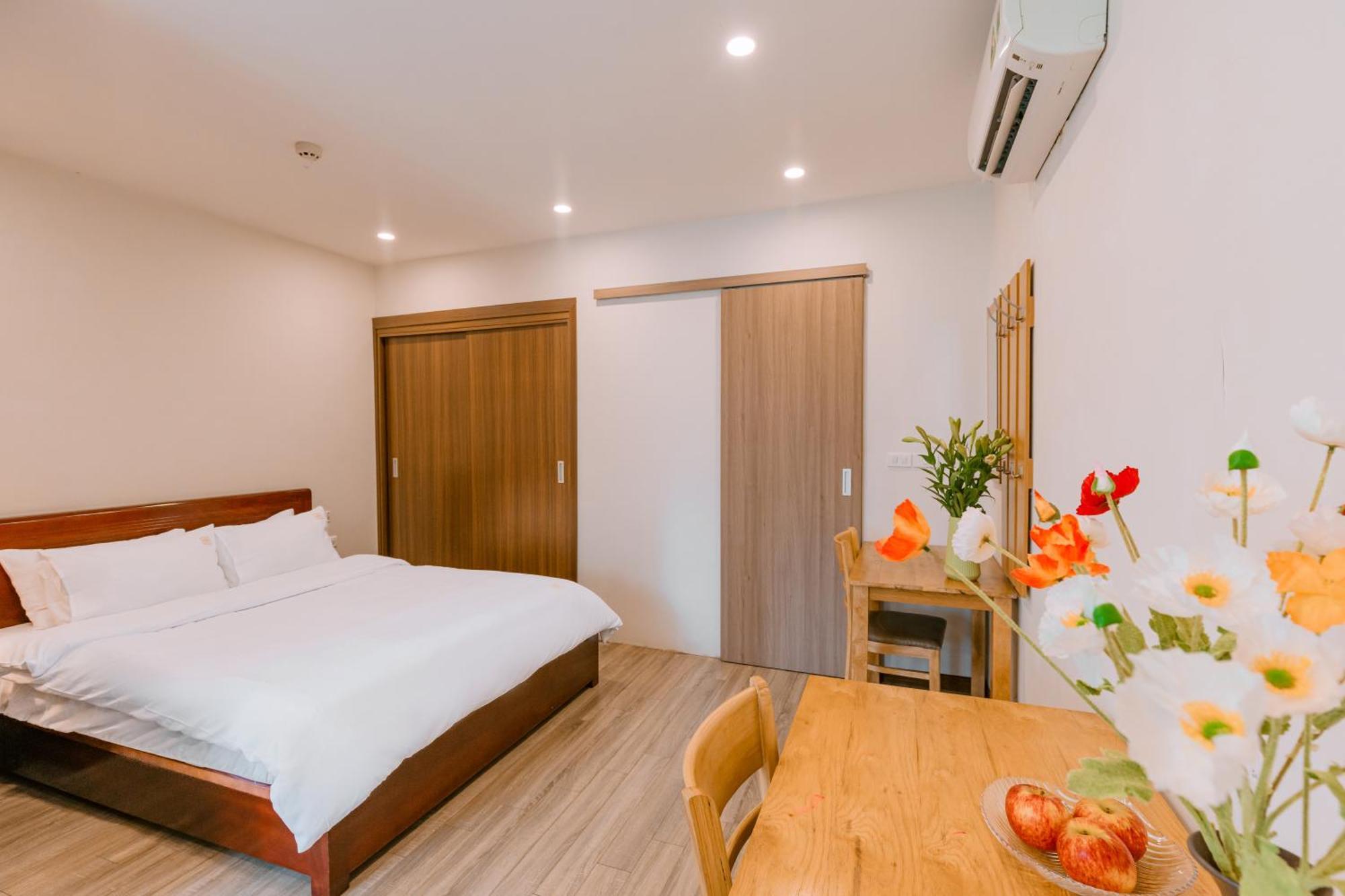 Big & Ha Noi Hotel