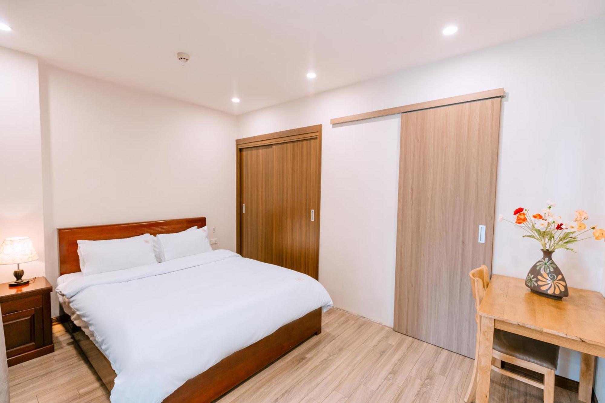 Big & Ha Noi Hotel