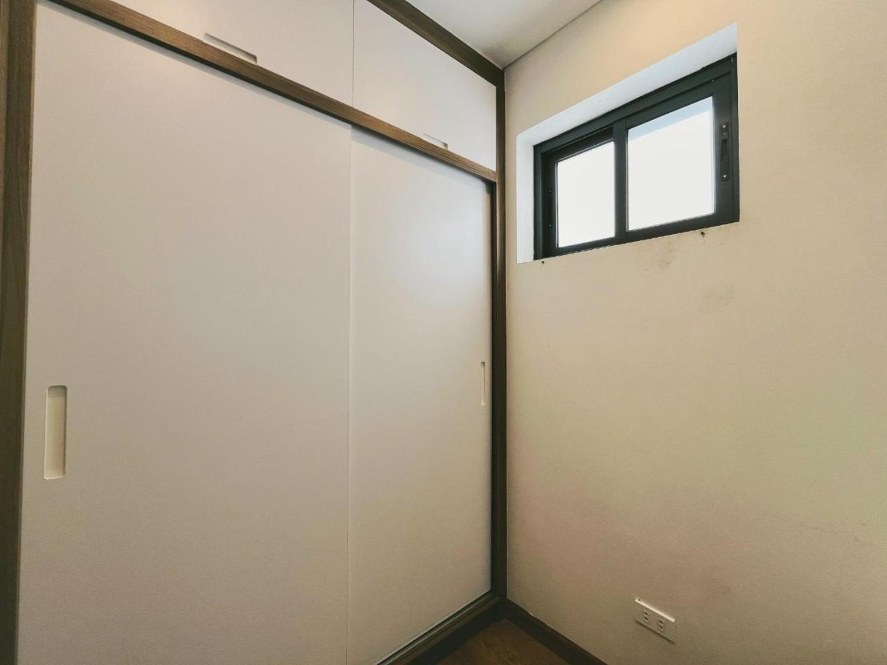 4 - Cheap Price 2 Bedroom Near West Apartment