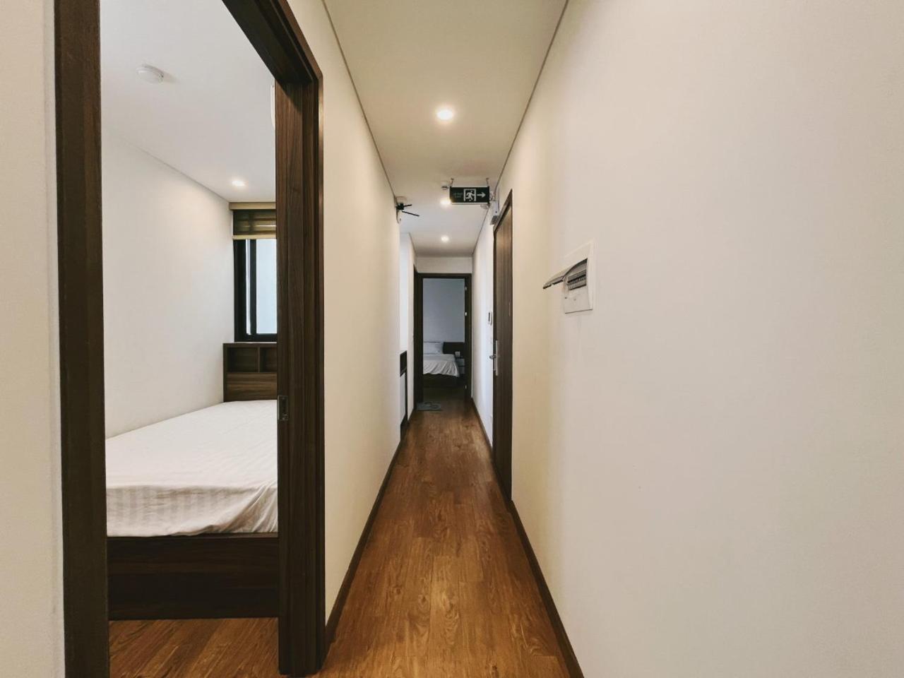 4 - Cheap Price 2 Bedroom Near West *