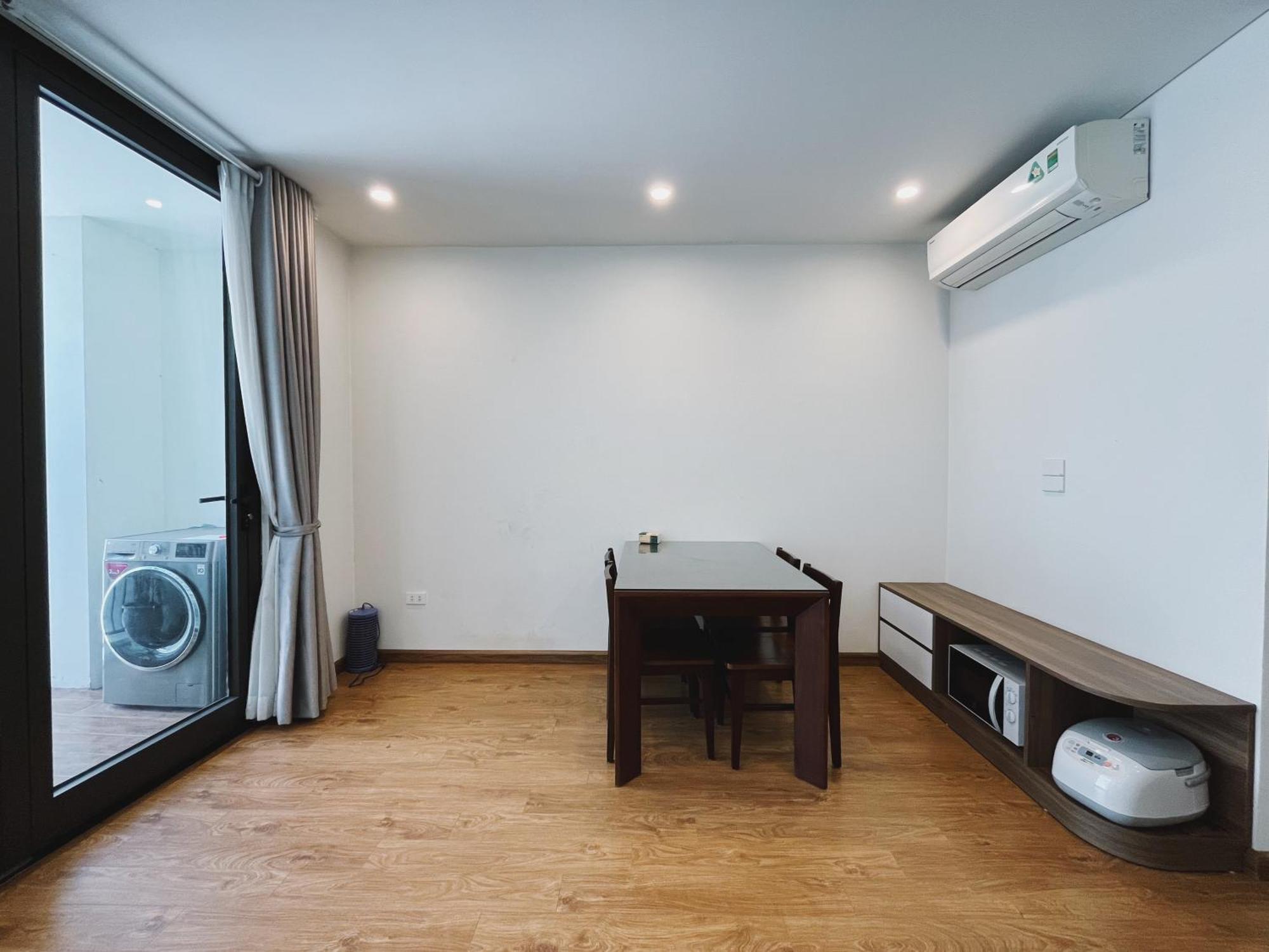 Apartment 4 - Cheap Price 2 Bedroom Near West