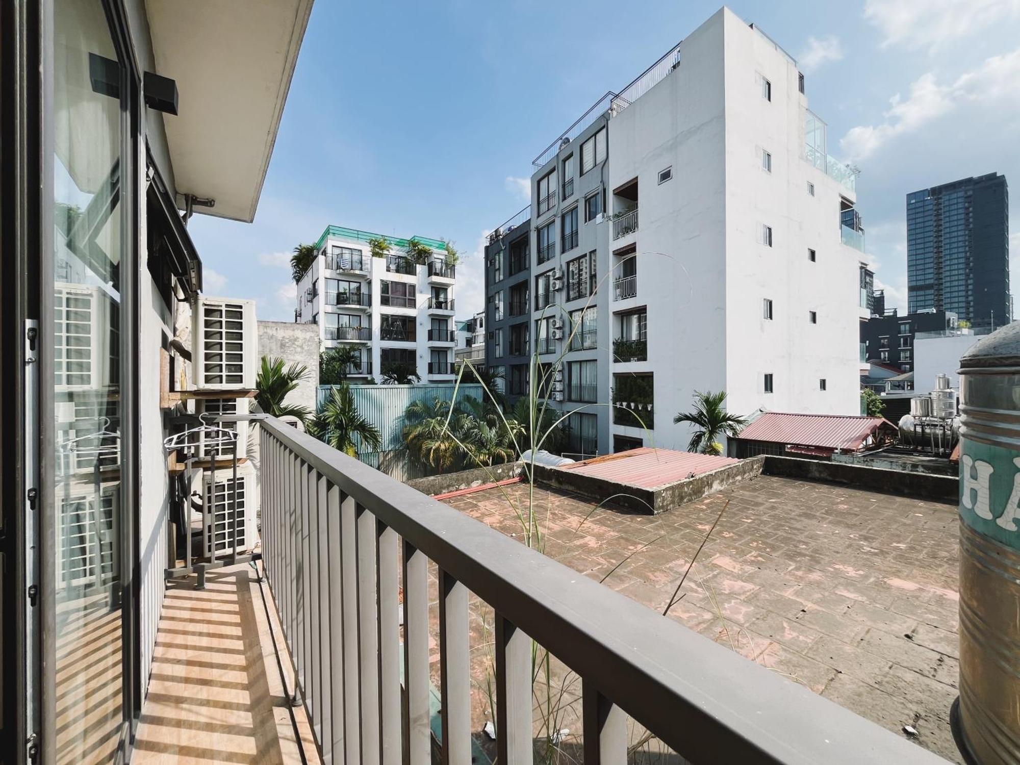 4 - Cheap Price 2 Bedroom Near West Apartment Hanoi