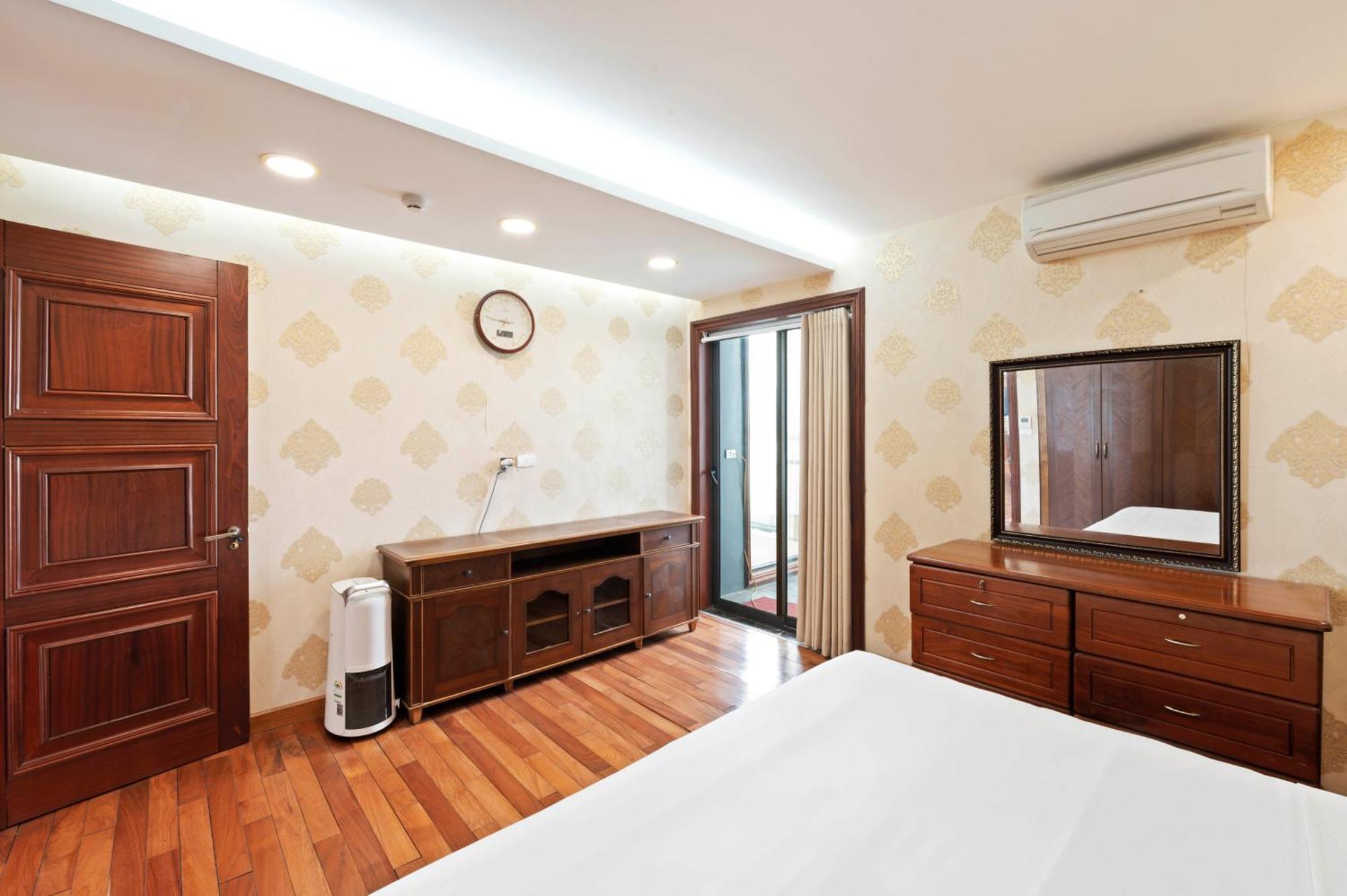 22land Moon West Apartment