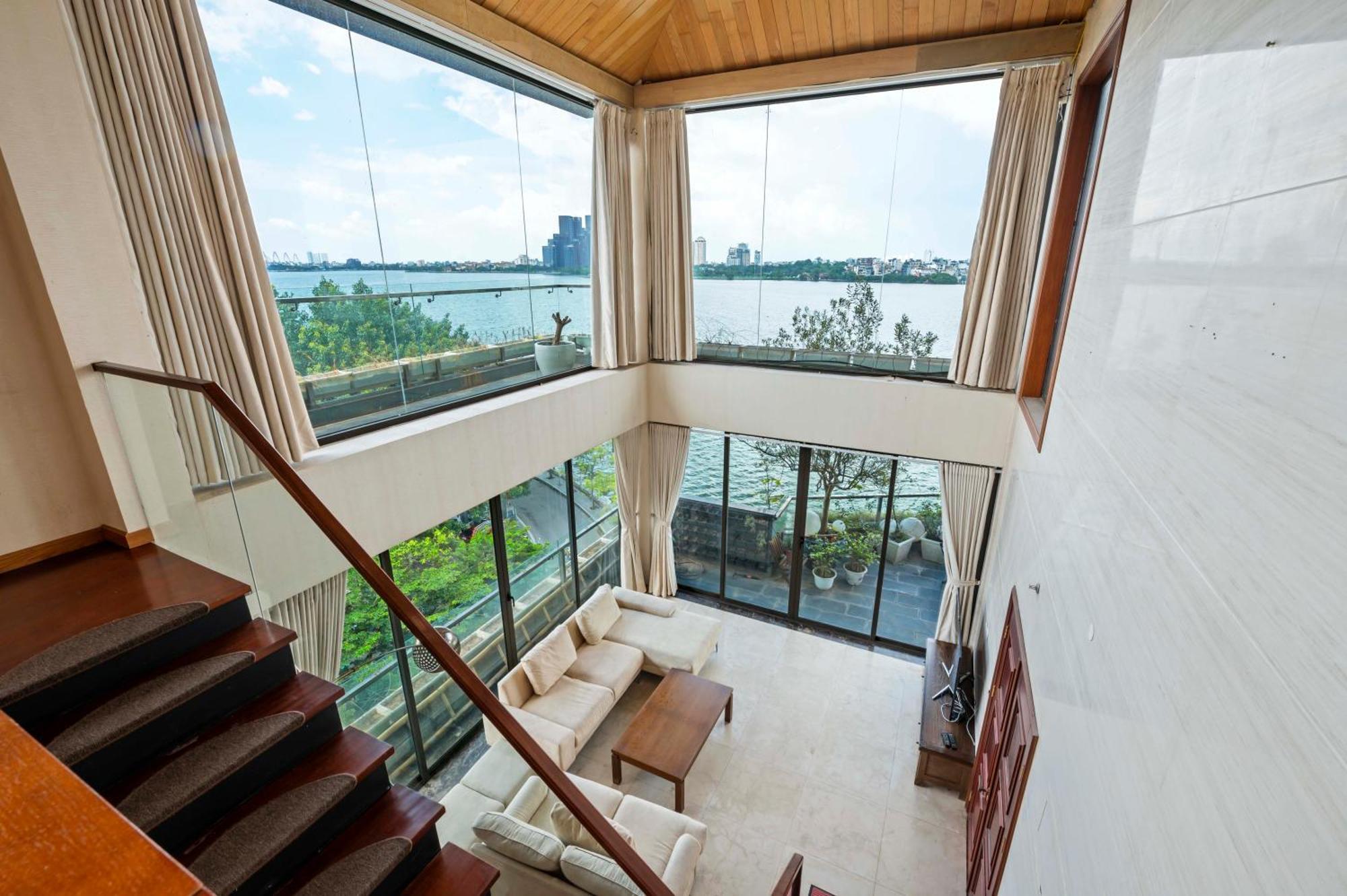 22land Moon West Apartment