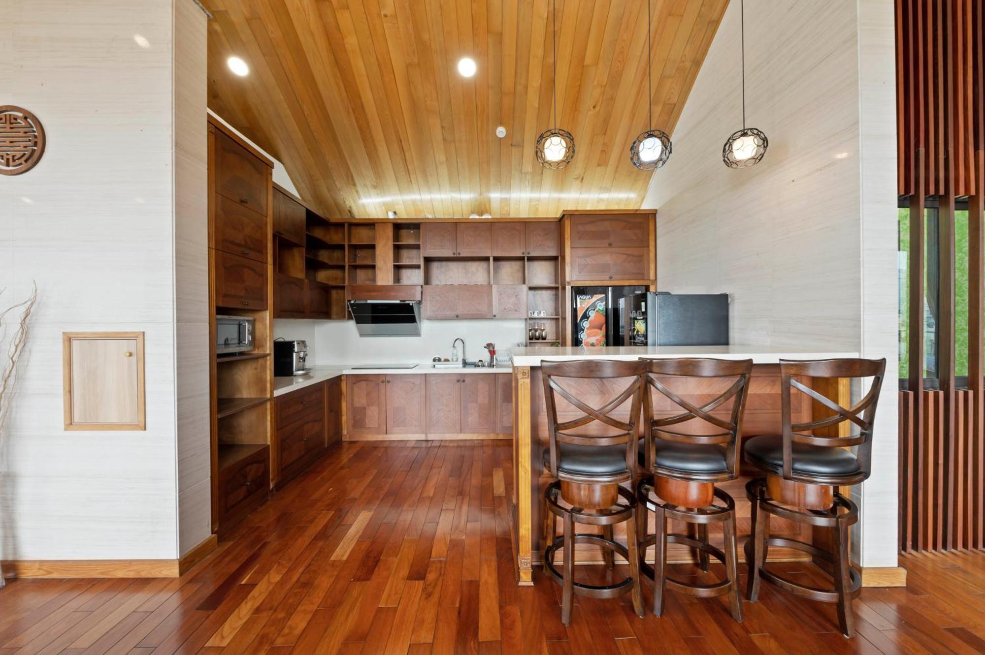 Apartment 22land Moon West