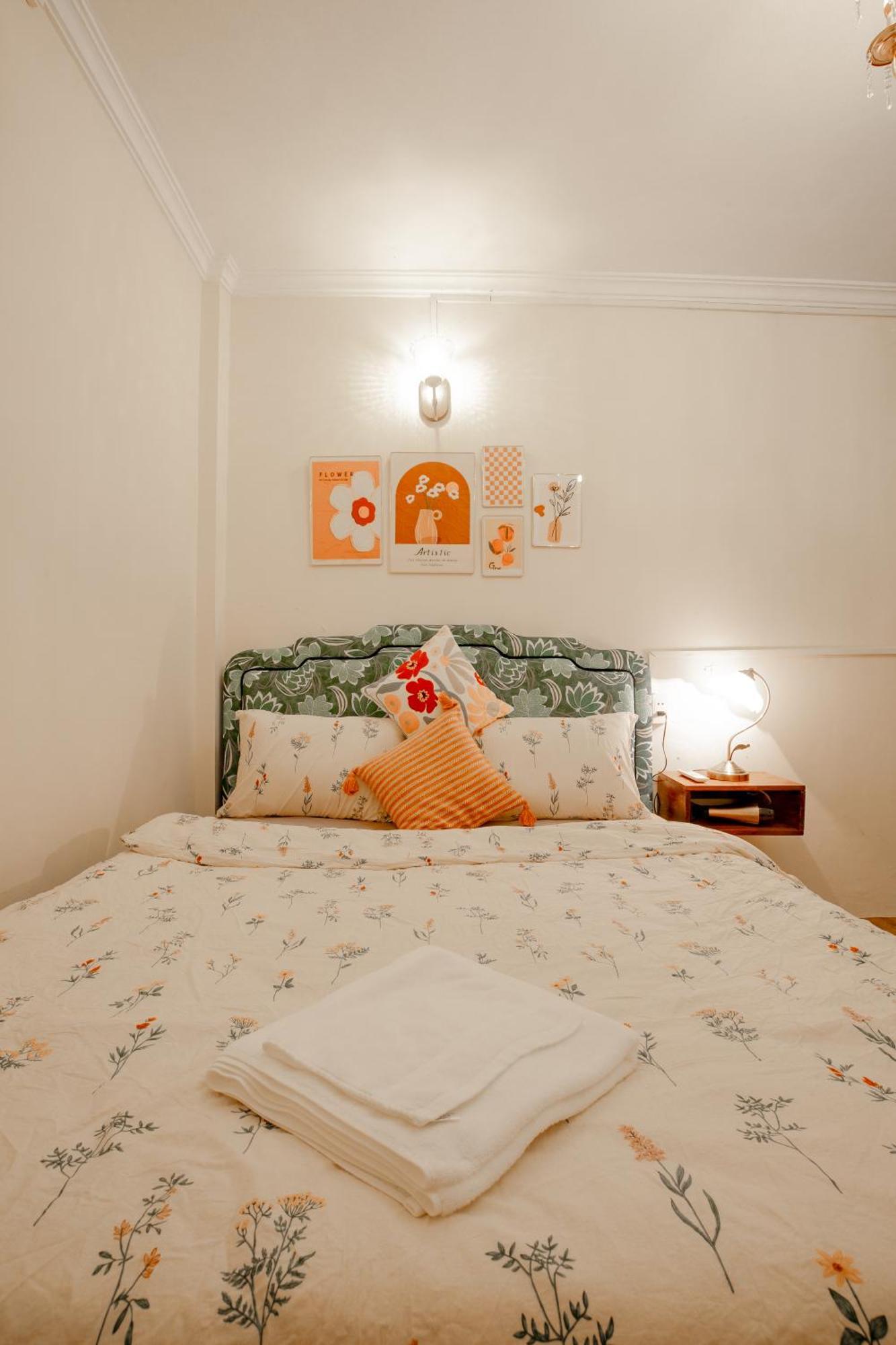 Sisan 2 Phong Ngu Hang Bong Hoan Kiem- 5p Ra Pho Di Bo *
