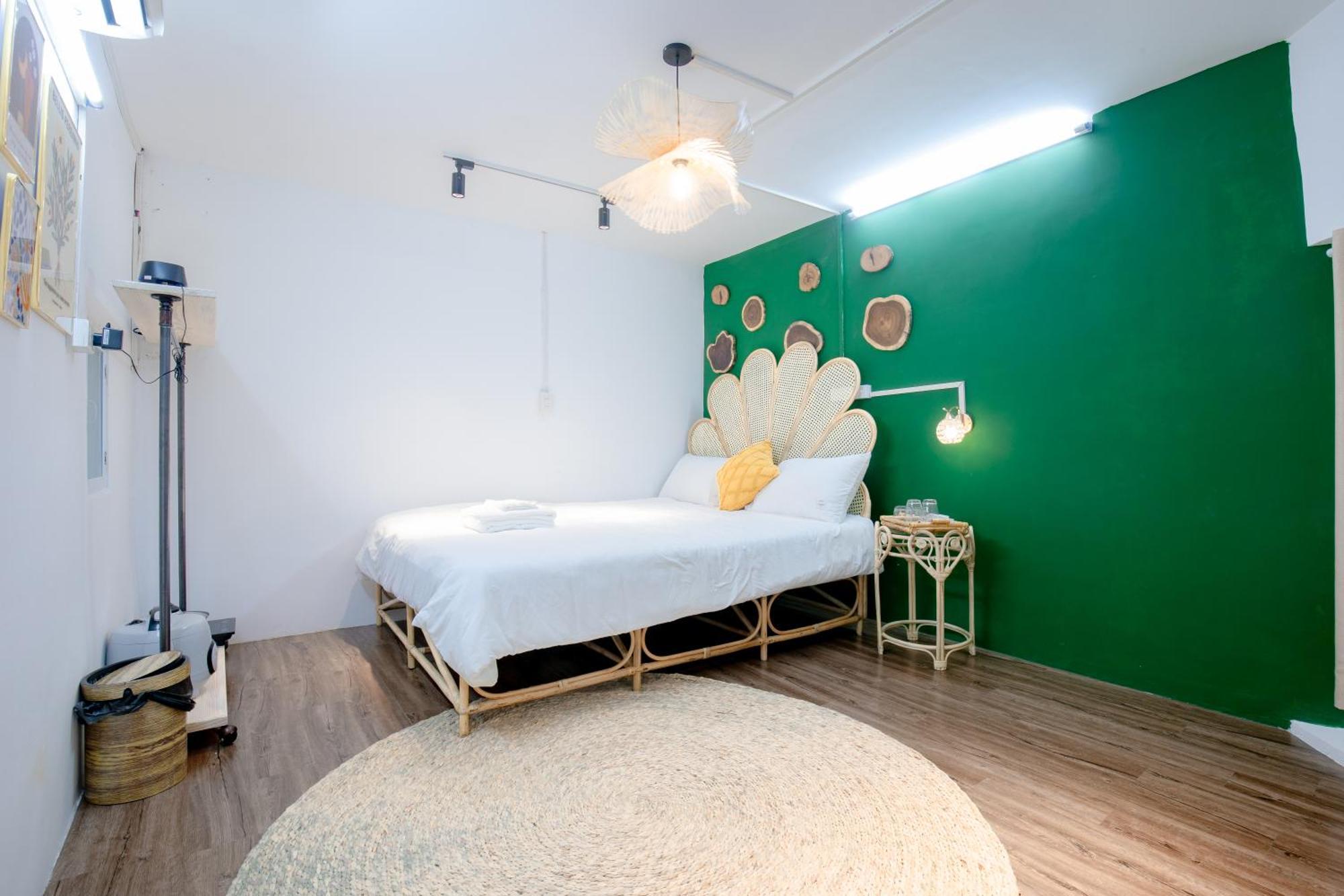 Sisan 2 Phong Ngu Hang Bong Hoan Kiem- 5p Ra Pho Di Bo