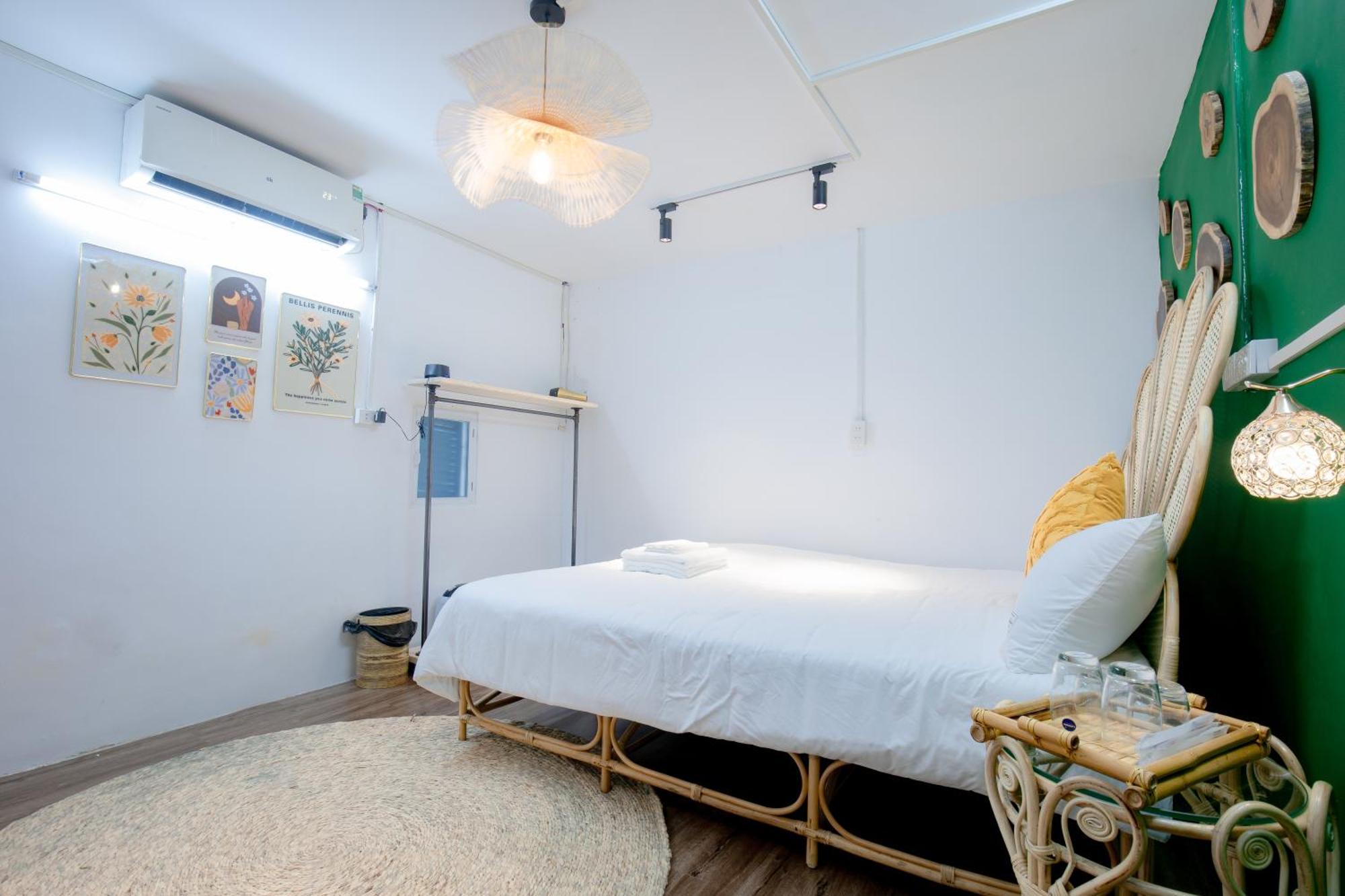 Apartment Sisan 2 Phong Ngu Hang Bong Hoan Kiem- 5p Ra Pho Di Bo Hanoi