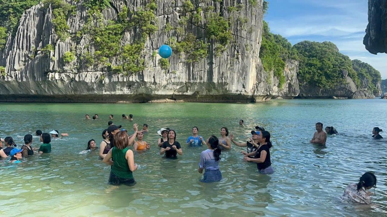 Win & Travel