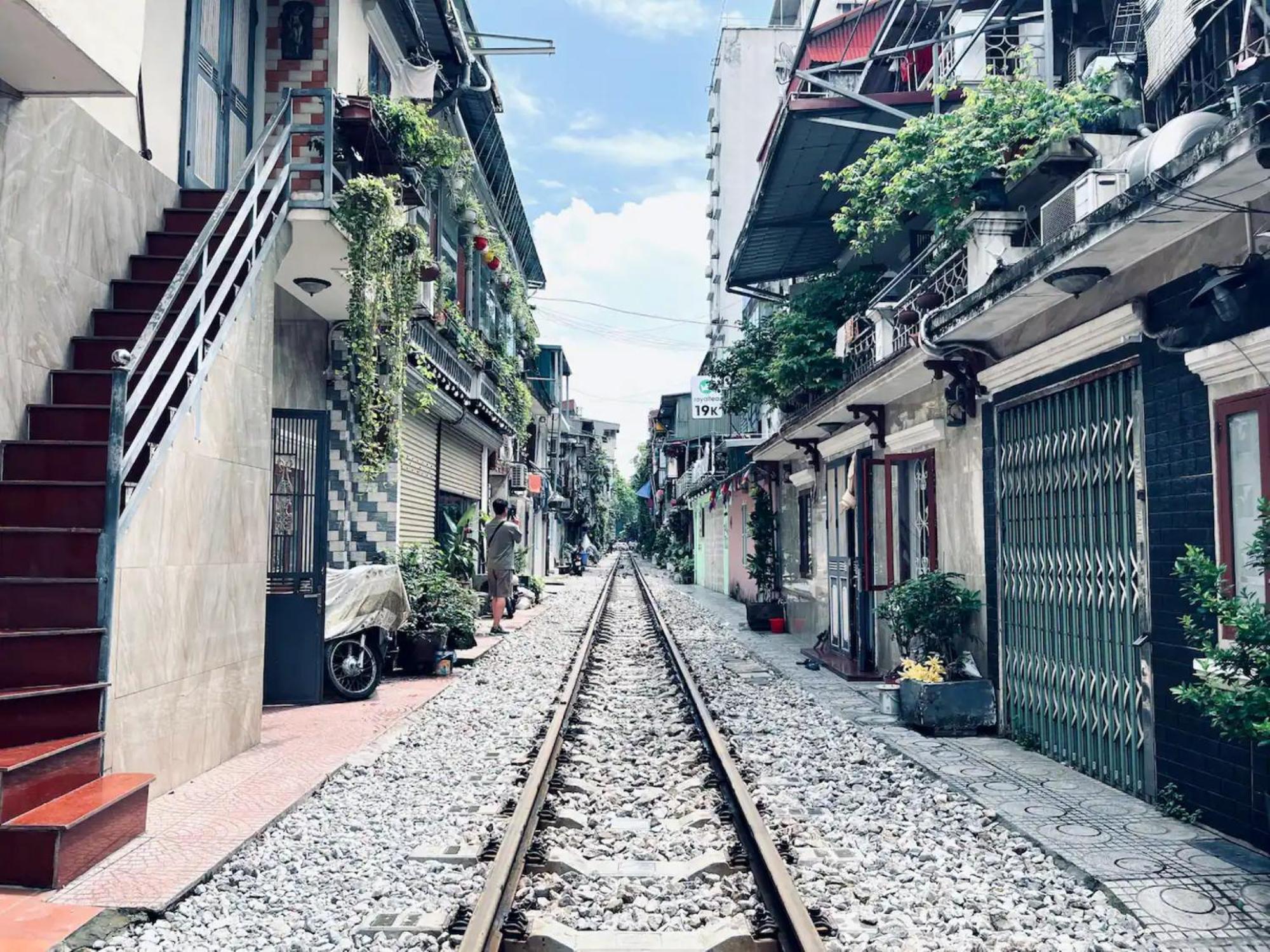 Old Quarter Danny's Spacious 2-floor Apartment, Next To Train Cafe Street Căn hộ *