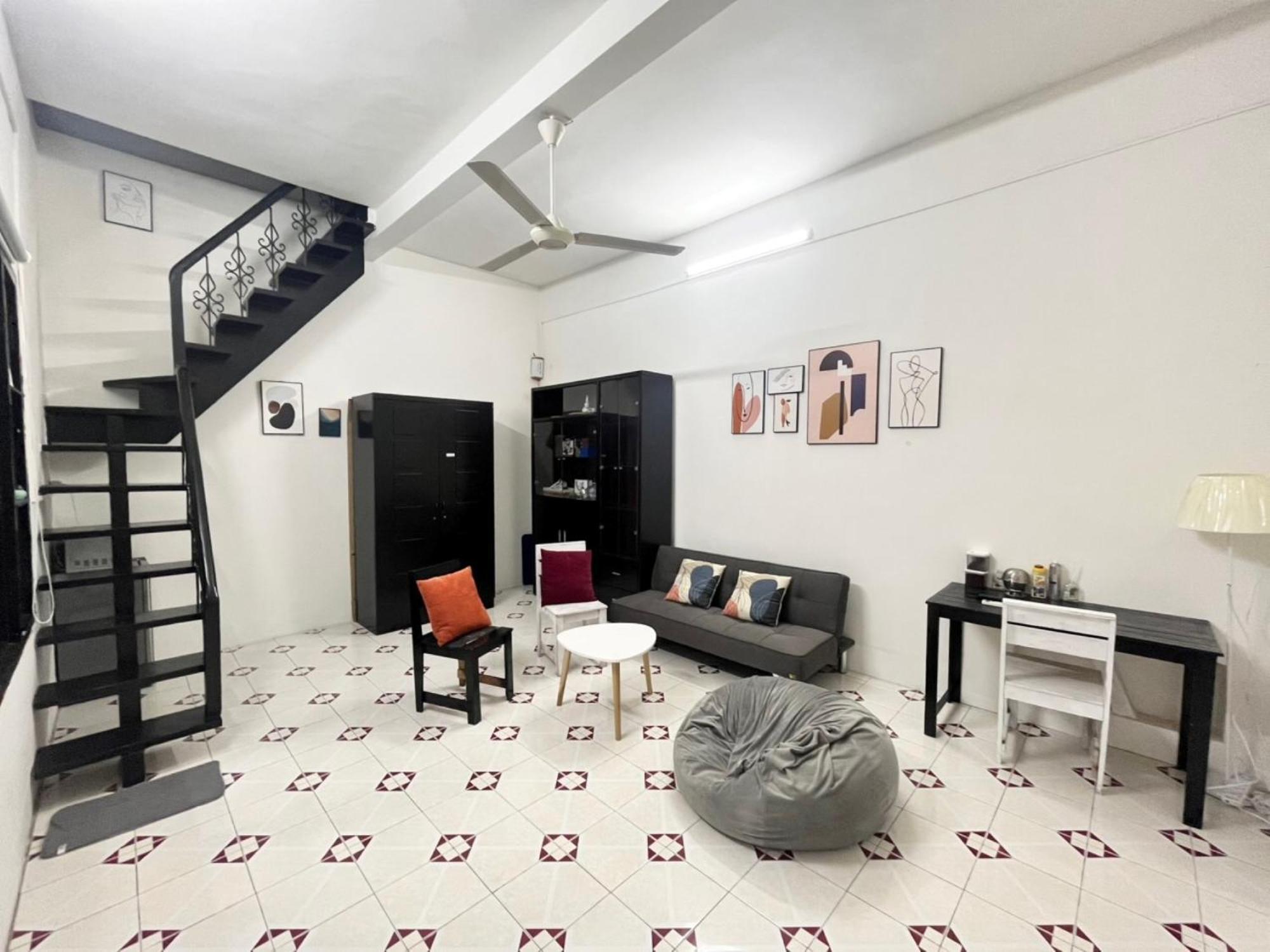 Old Quarter Danny'S Spacious 2-Floor Apartment, Next To Train Cafe Street Apartment Hanoi