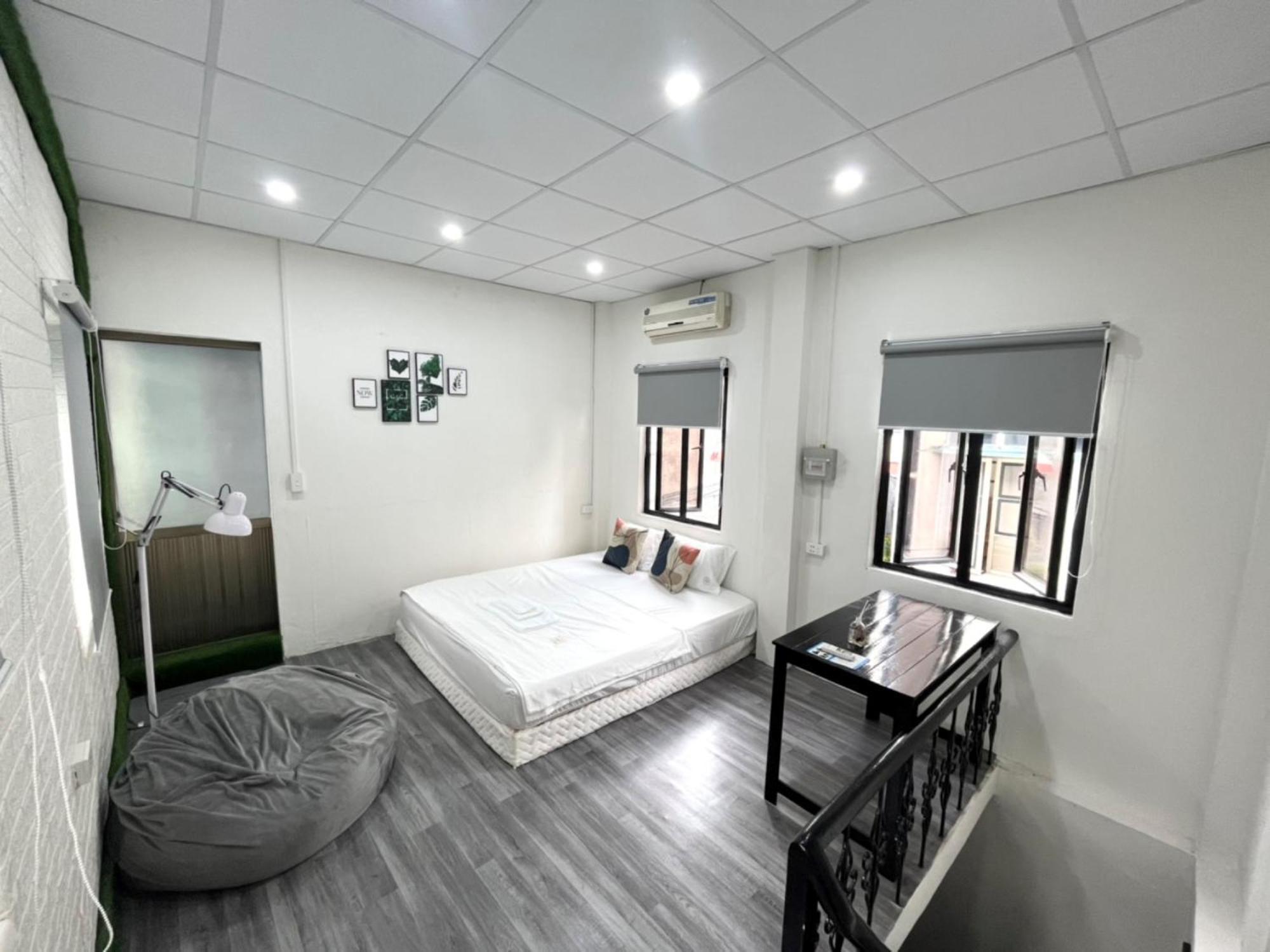 Apartment Old Quarter Danny'S Spacious 2-Floor Apartment, Next To Train Cafe Street Hanoi