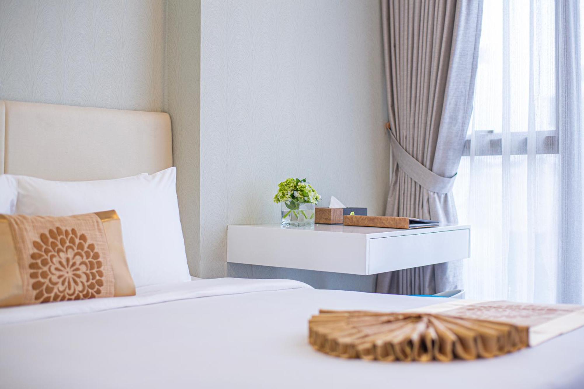 Bridge Lakeside For Rent 3* Hanoi