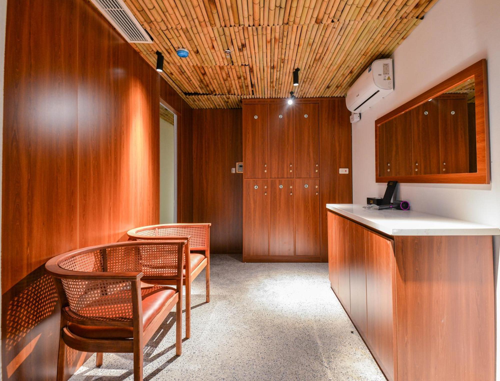 Hotel 22land & Hanoi