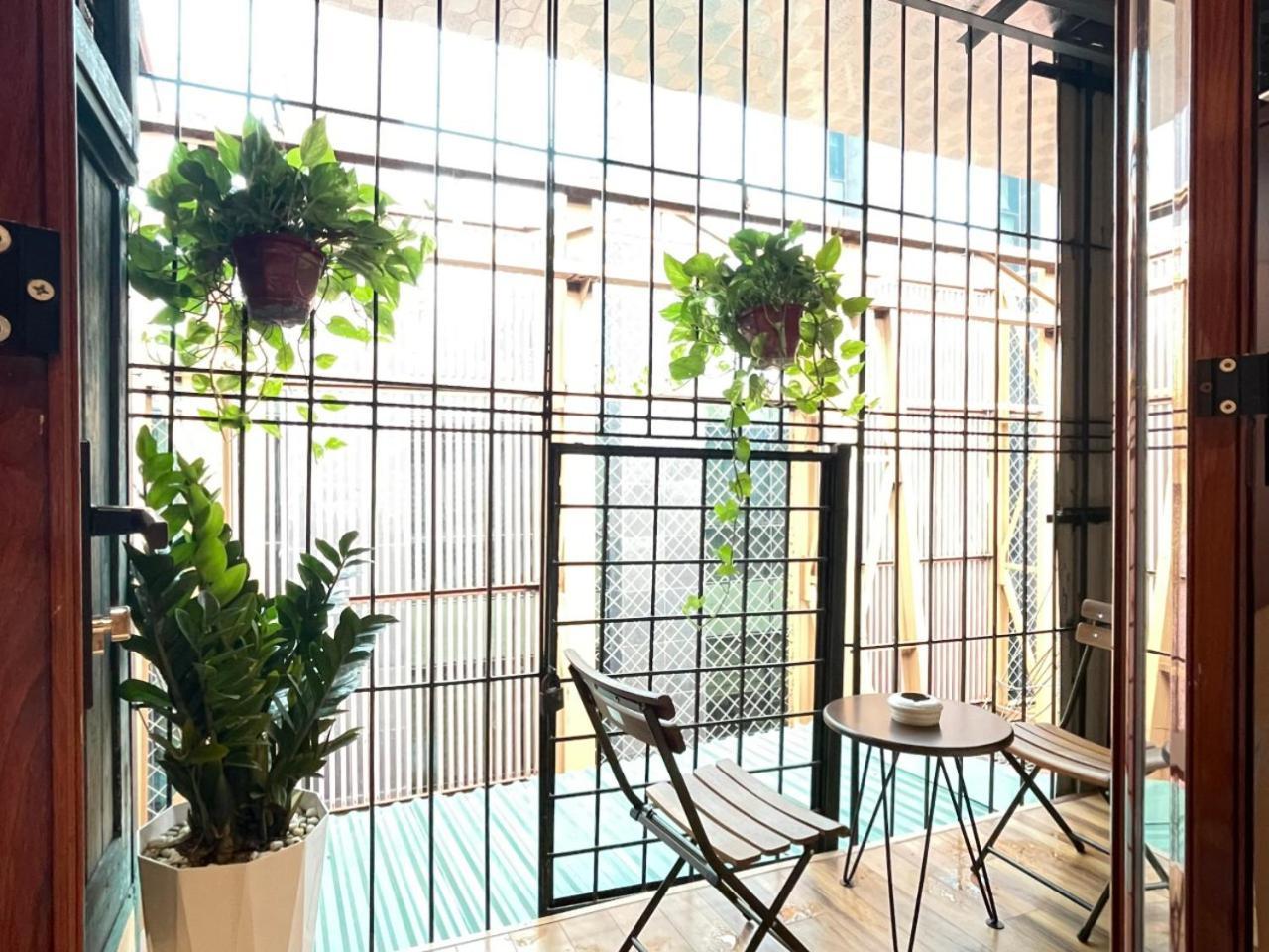 Quiet Private Apartment, 5' To Hoan Kiem Lake, 2 Balconies, 1 Bedroom, Free Wifi - Netflix, Zeit 506 * Hanoi