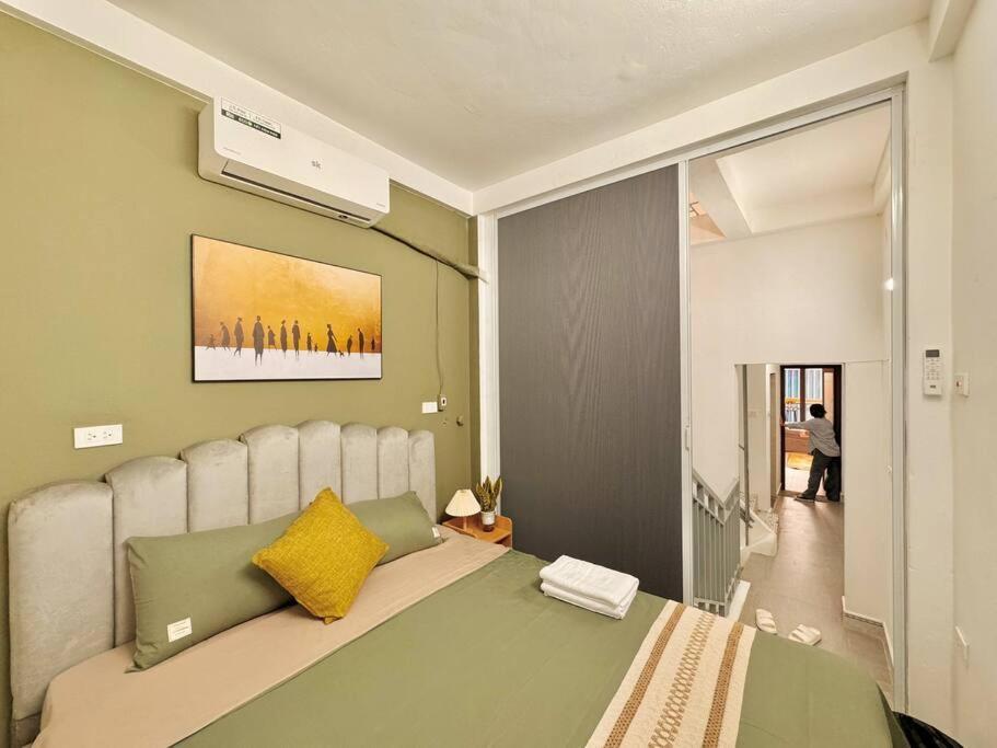 Rumah percutian Ancient View-5br House-hoan Kiem Lake