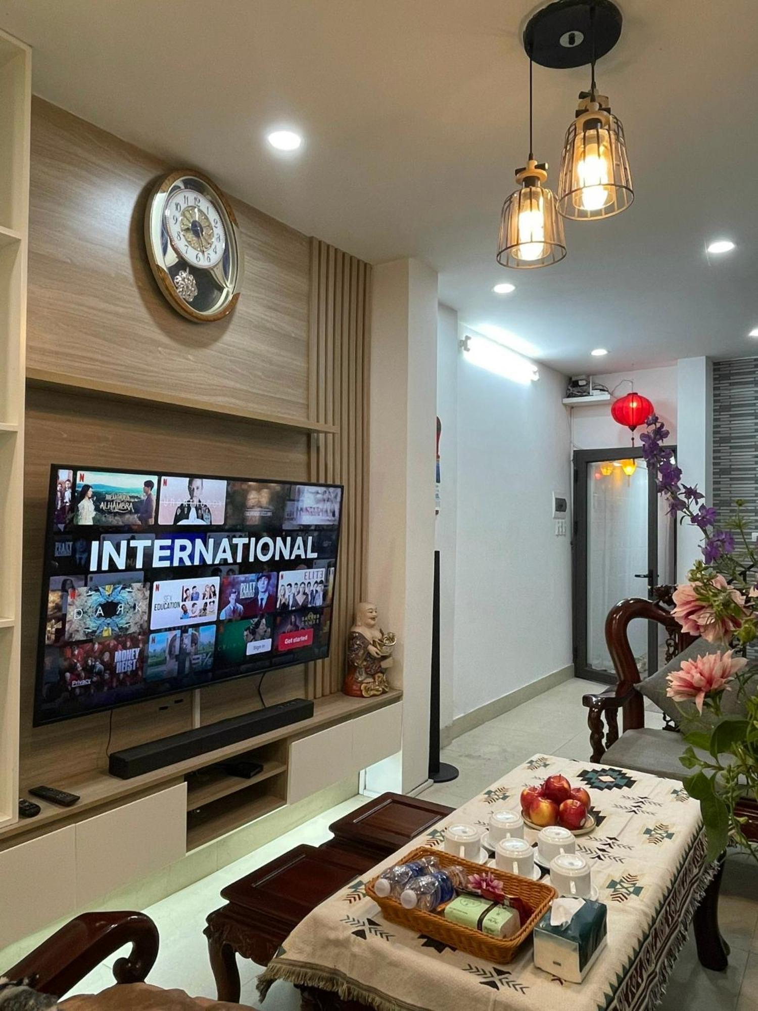 Corner Apartment *