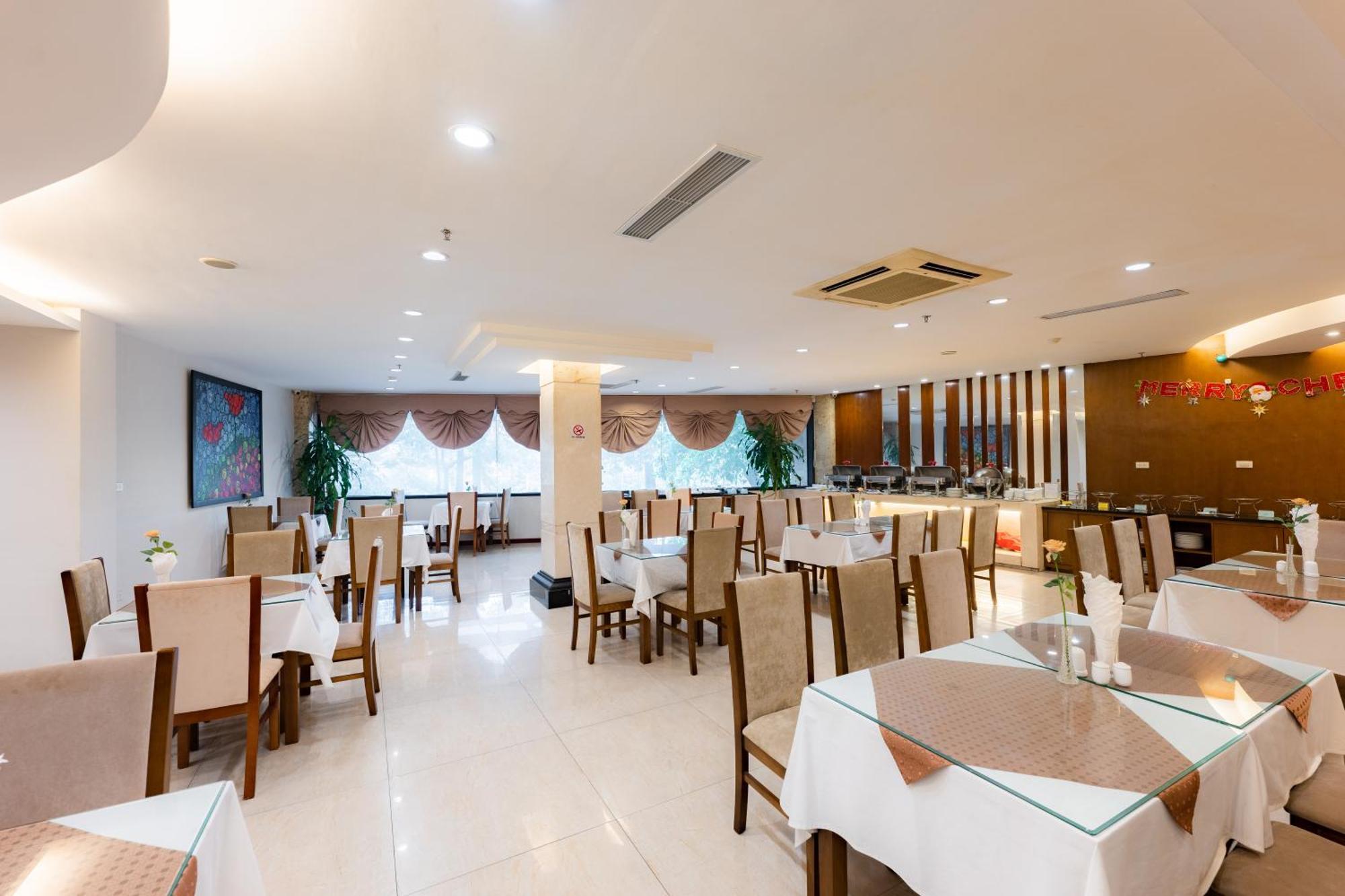 Riverside Hotel