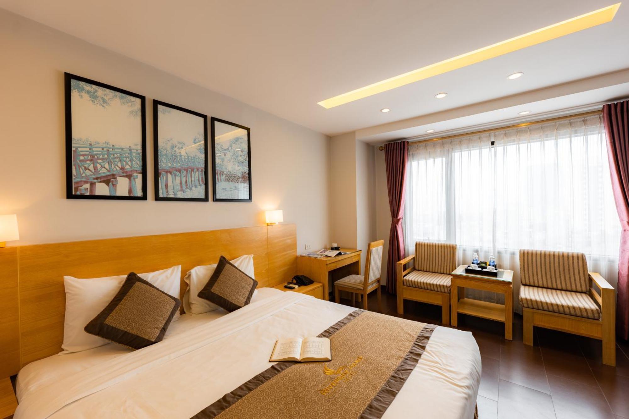 Riverside Hotel