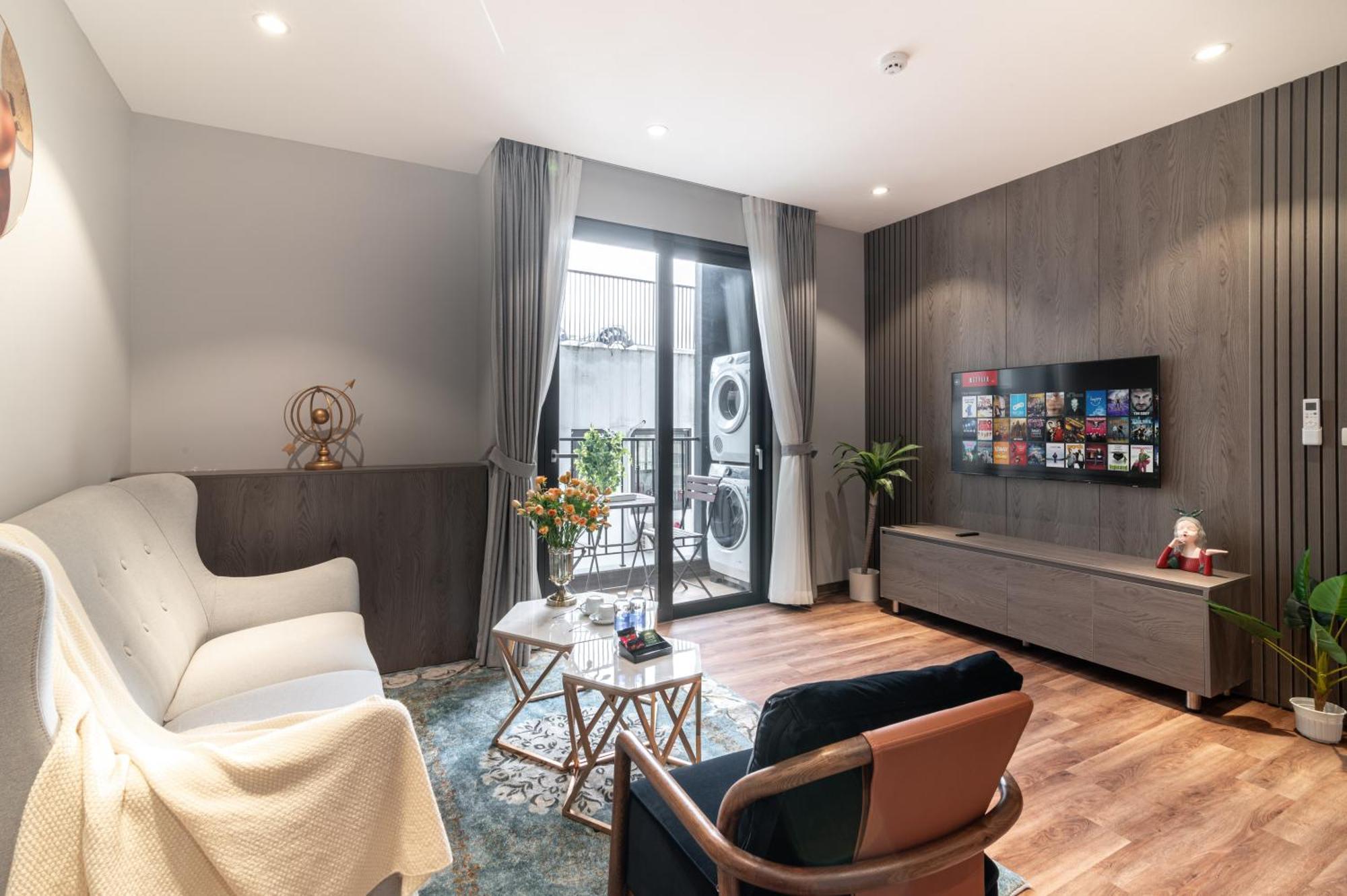 Hotel Luxe Paradise To Ngoc Van *