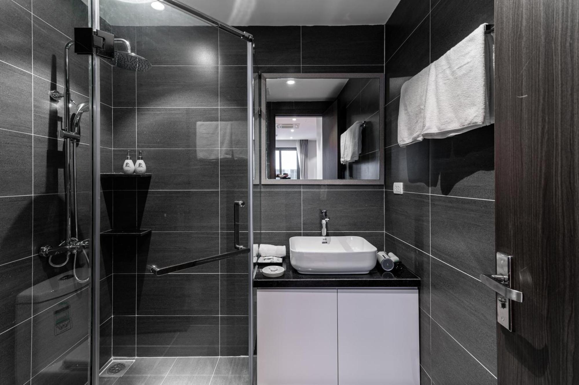 Luxe Paradise To Ngoc Van Hanoi