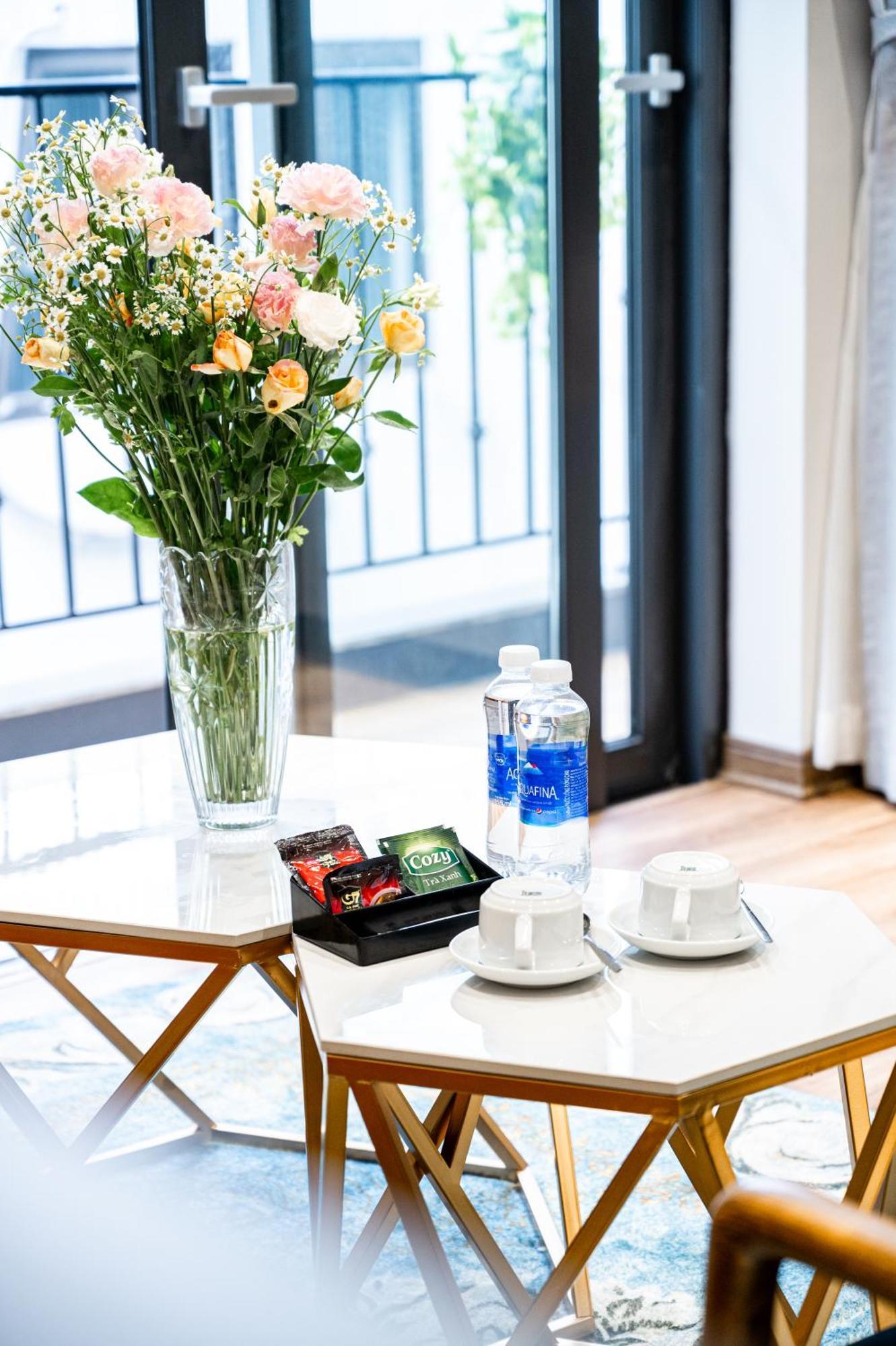 Luxe Paradise To Ngoc Van Hotel