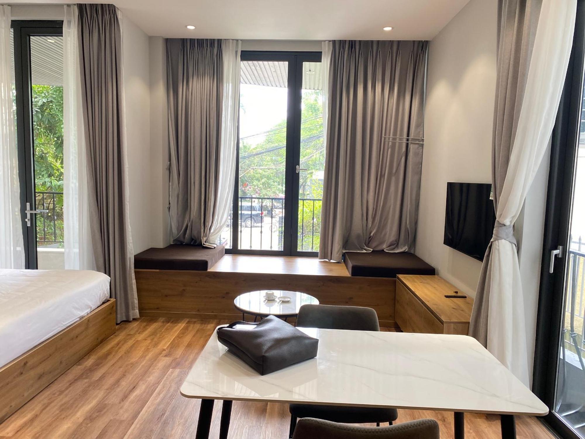 Luxe Paradise To Ngoc Van Hotel