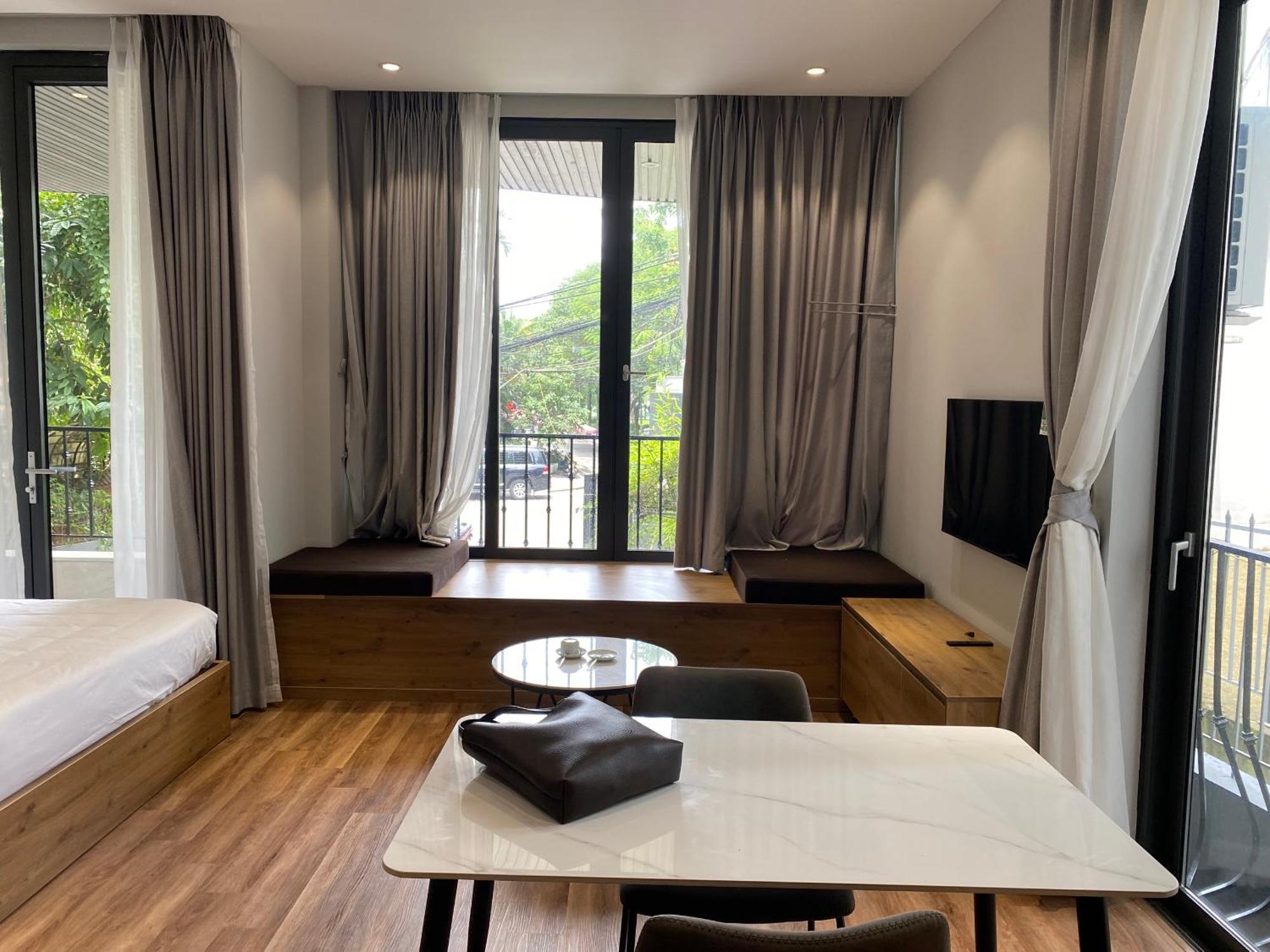 Luxe Paradise To Ngoc Van Hotel *