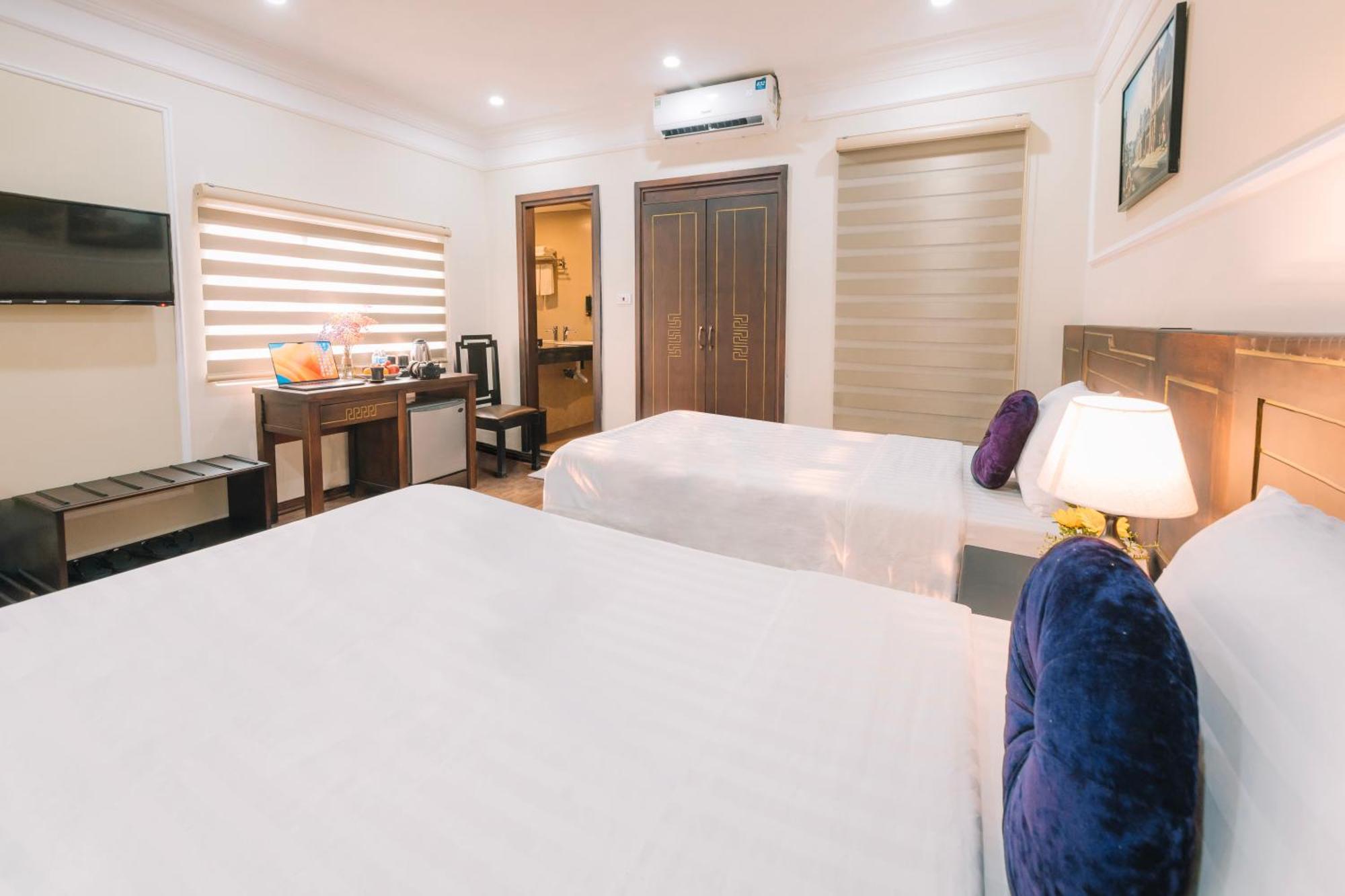 Khách sạn View & 4*