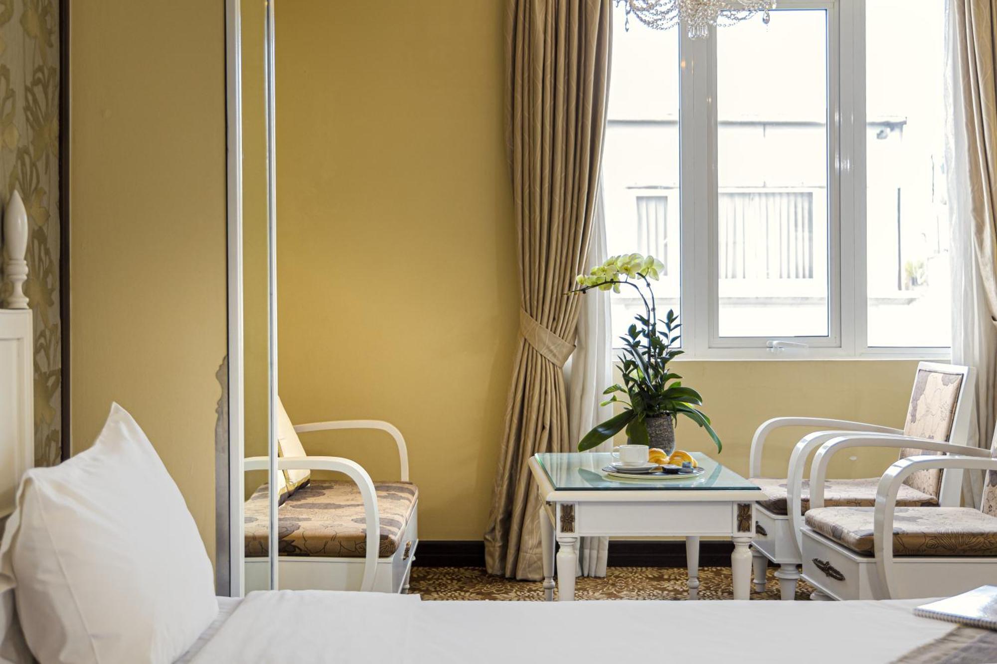 Hotel Chalcedony Grand