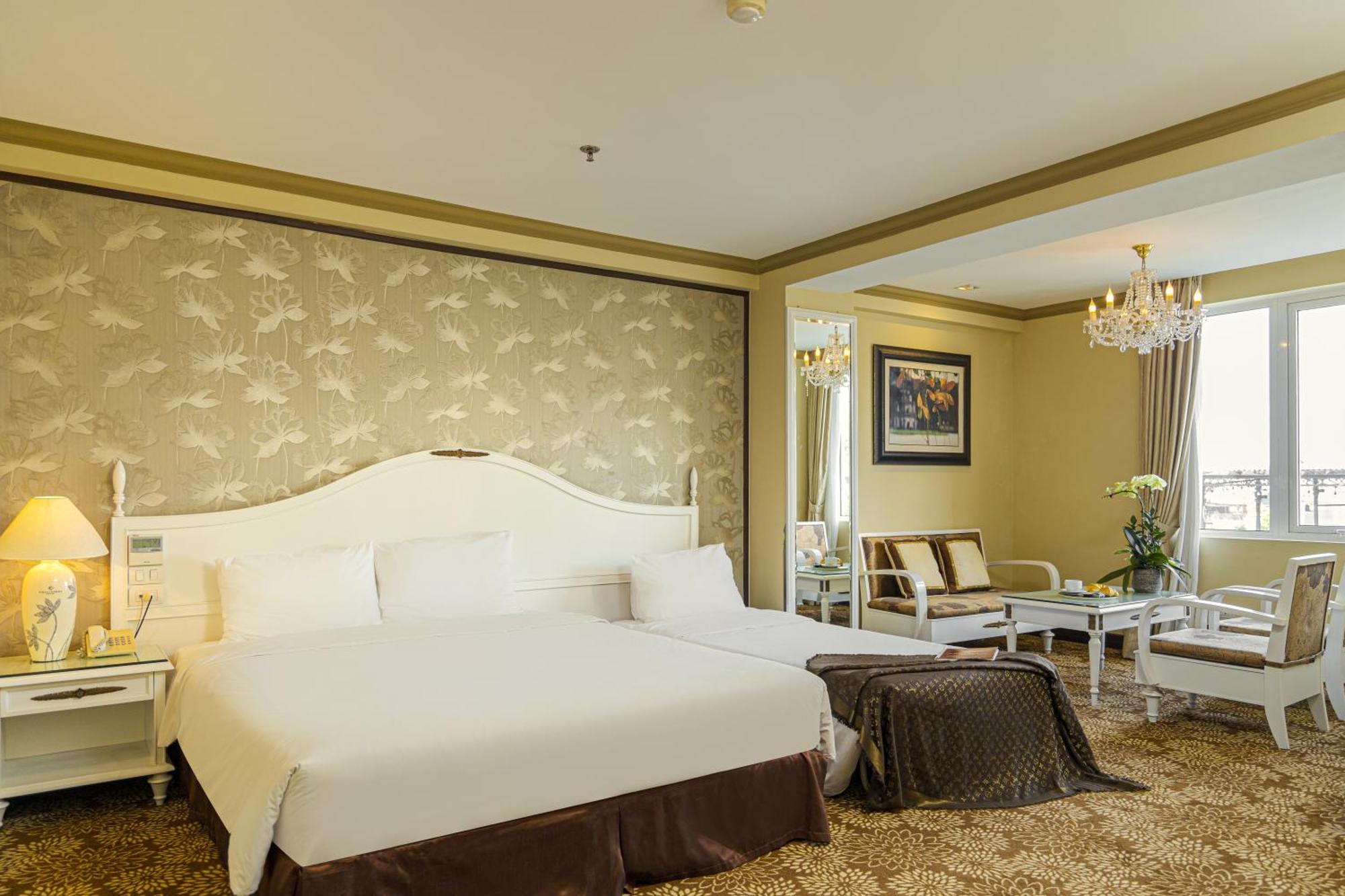 Chalcedony Grand Hotel 4*